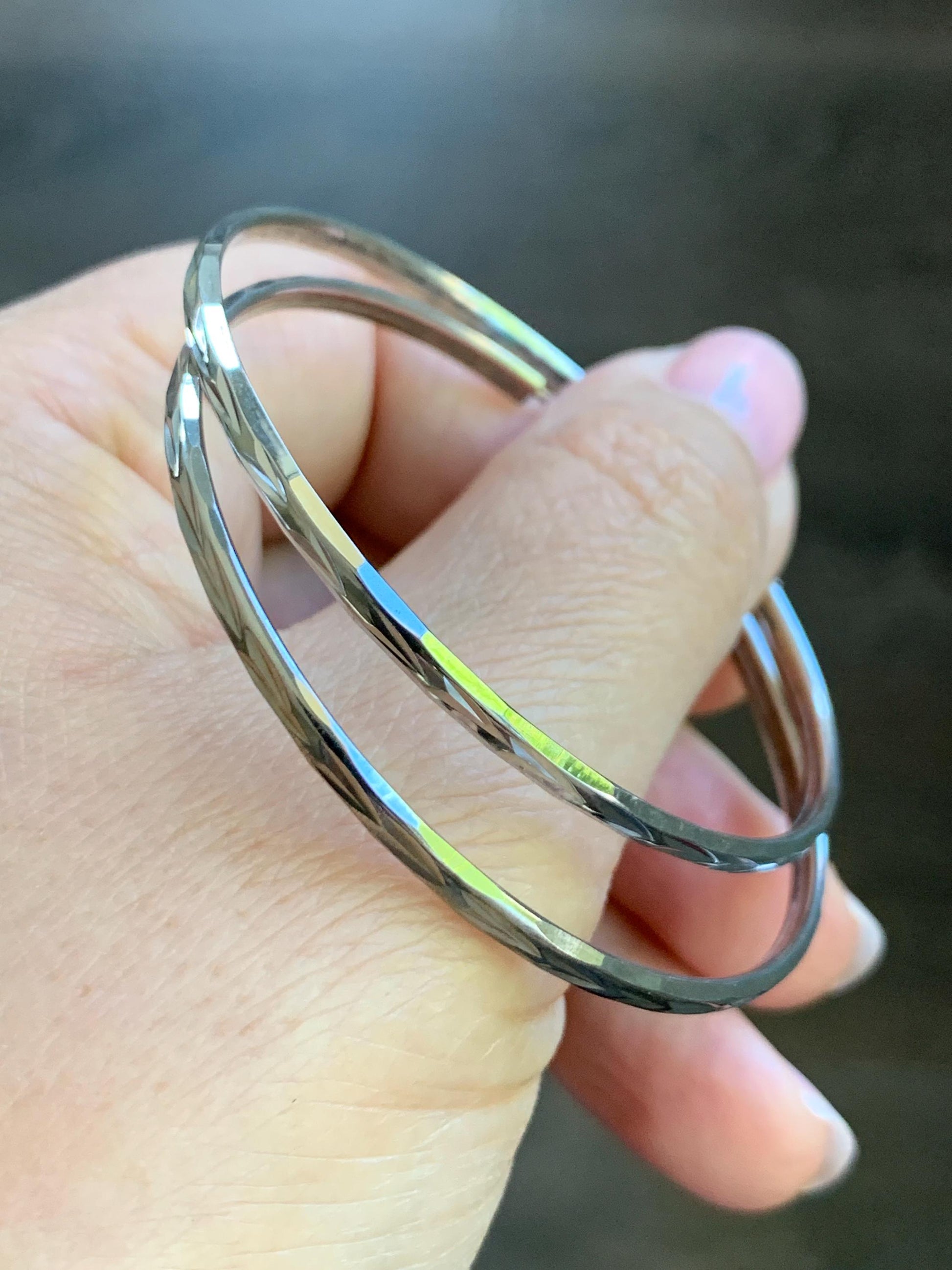 S925 Sterling Silver Faceted Large Hoop Earrings Light Weight 6 grams 925银切割面耳环