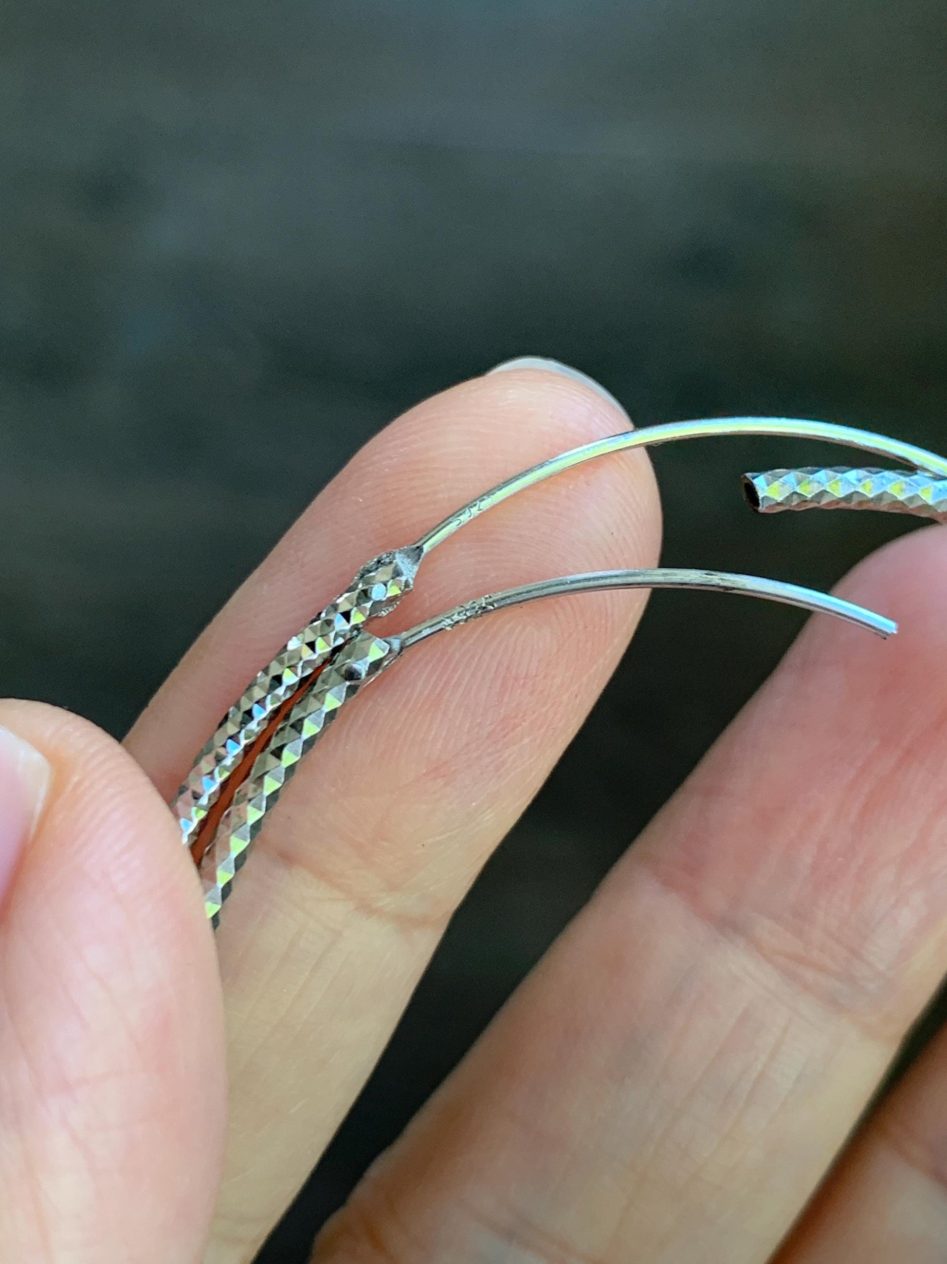 S925 Sterling Silver Faceted Large Hoop Earrings Light Weight 4 grams 925银切割面耳环
