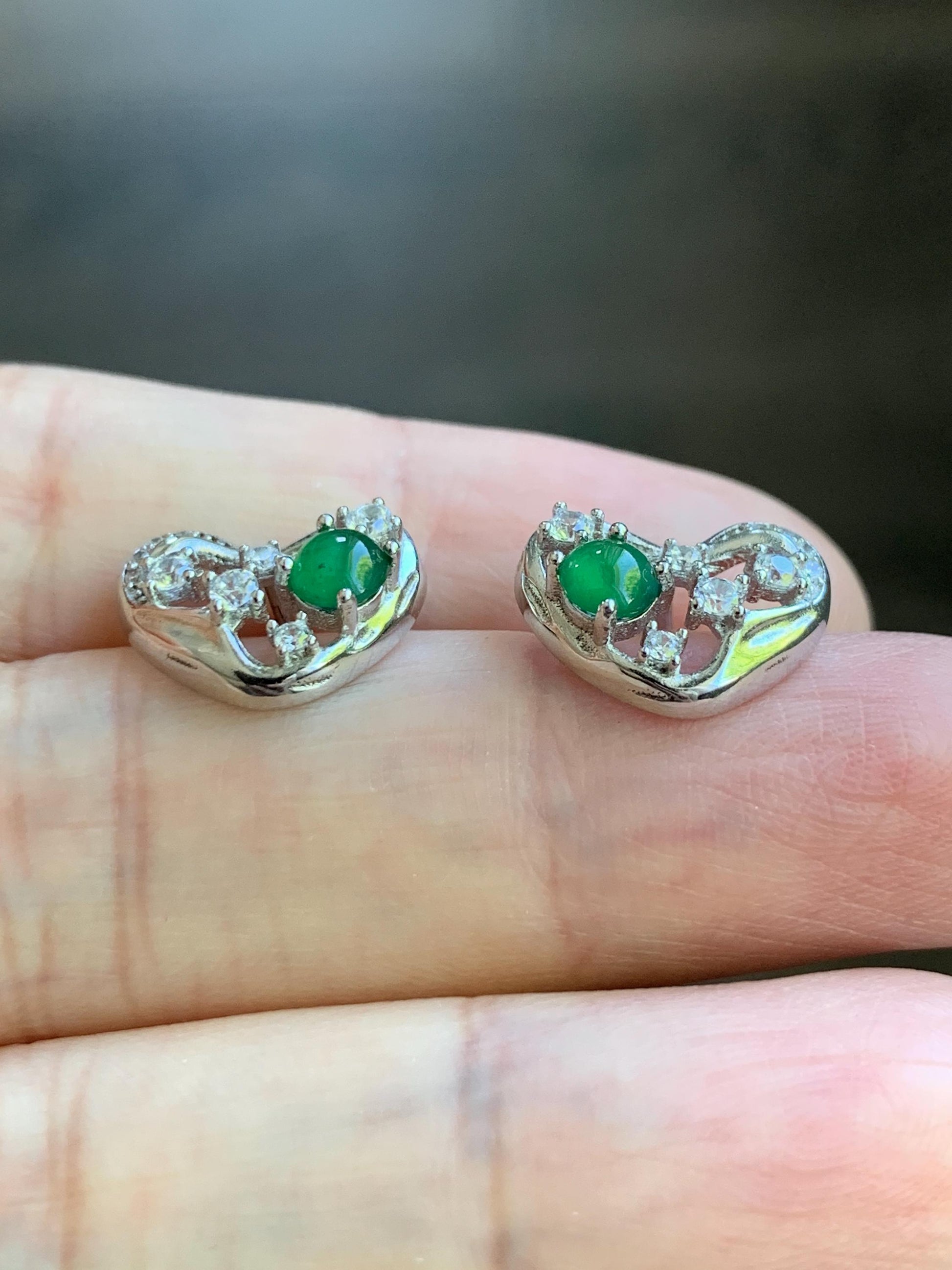 Natural Guatemalan Icy Translucent Vibrant Green Jadeite Heart Design Stud Earrings S925 Sterling Silver 天然冰危绿翡翠银镶爱心耳钉