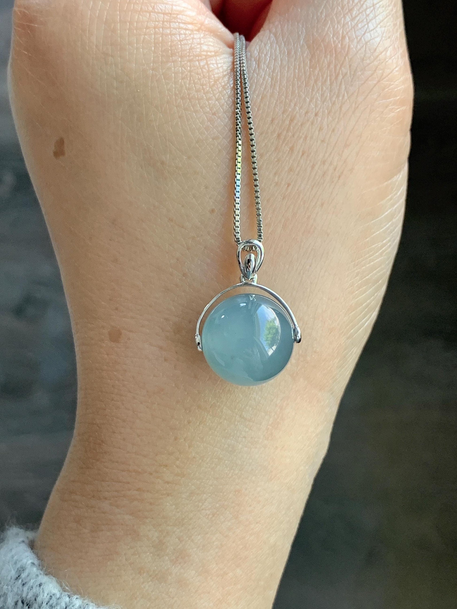 Certified Natural Guatemalan Icy Highly Translucent Gelatinous Blue Jadeite Sphere Bead Spinner Pendant 18K White Gold 天然冰危蓝翡翠单珠镶嵌吊坠 3027