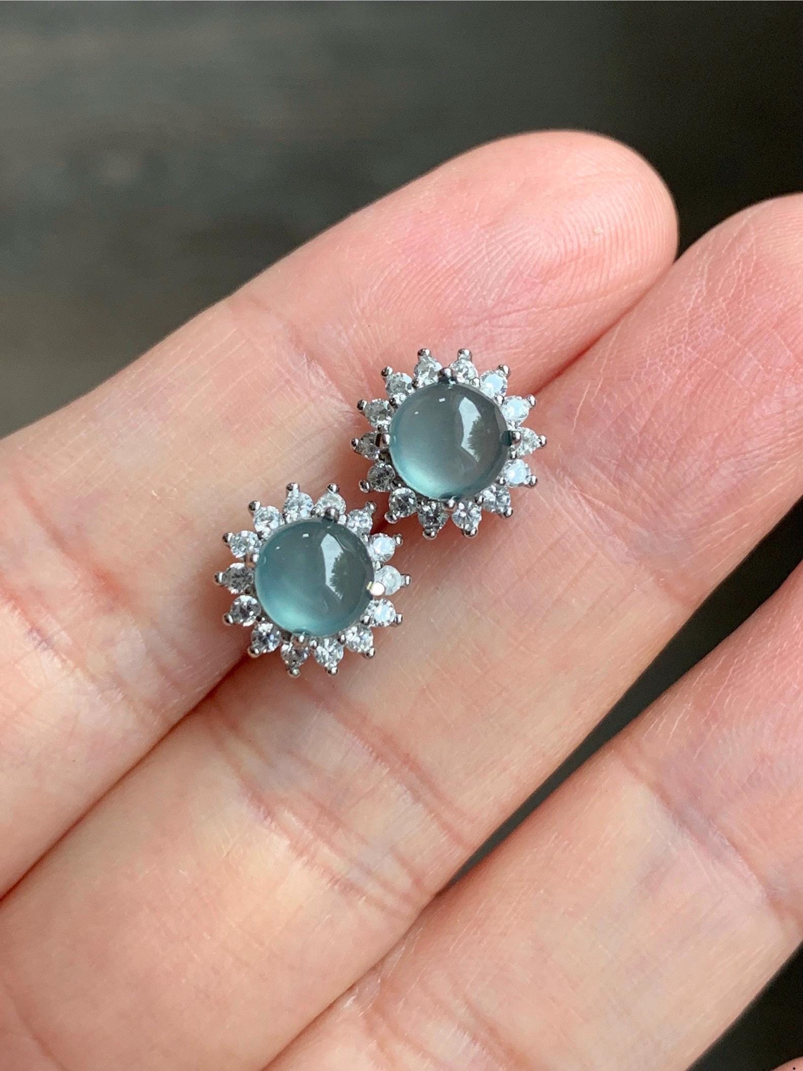 Natural Guatemalan Icy Translucent Teal Blue Jadeite Halo Style Stud Earrings S925 Sterling Silver 天然冰危湖水蓝翡翠银镶耳钉 DHA70
