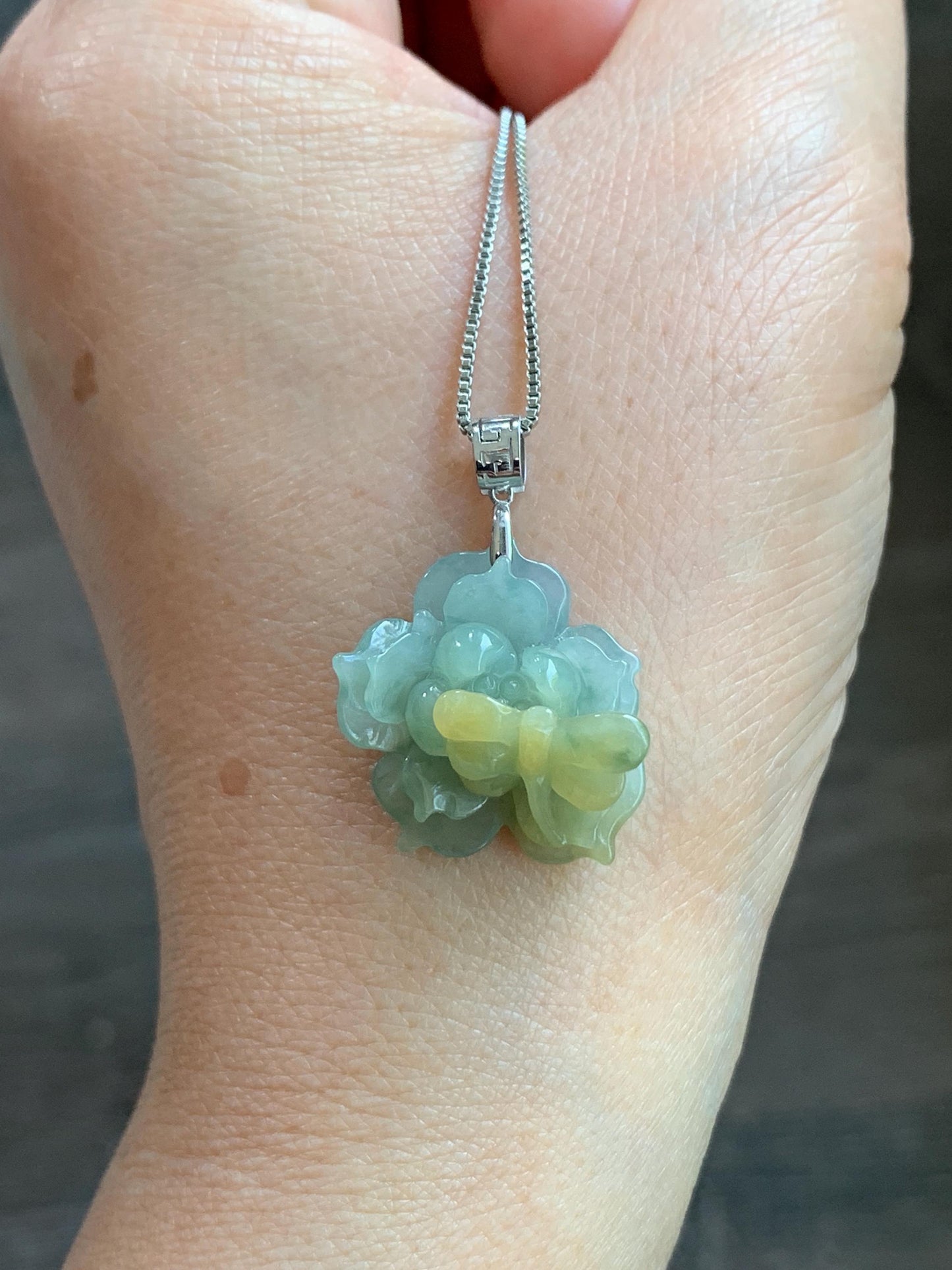 Natural Guatemalan Icy Translucent Light Blue Yellow Marbled Jadeite Lotus Flower Dragonfly Pendant 18K White Gold 天然冰危淡蓝加黄翡翠莲花镶嵌吊坠 TTH726Q