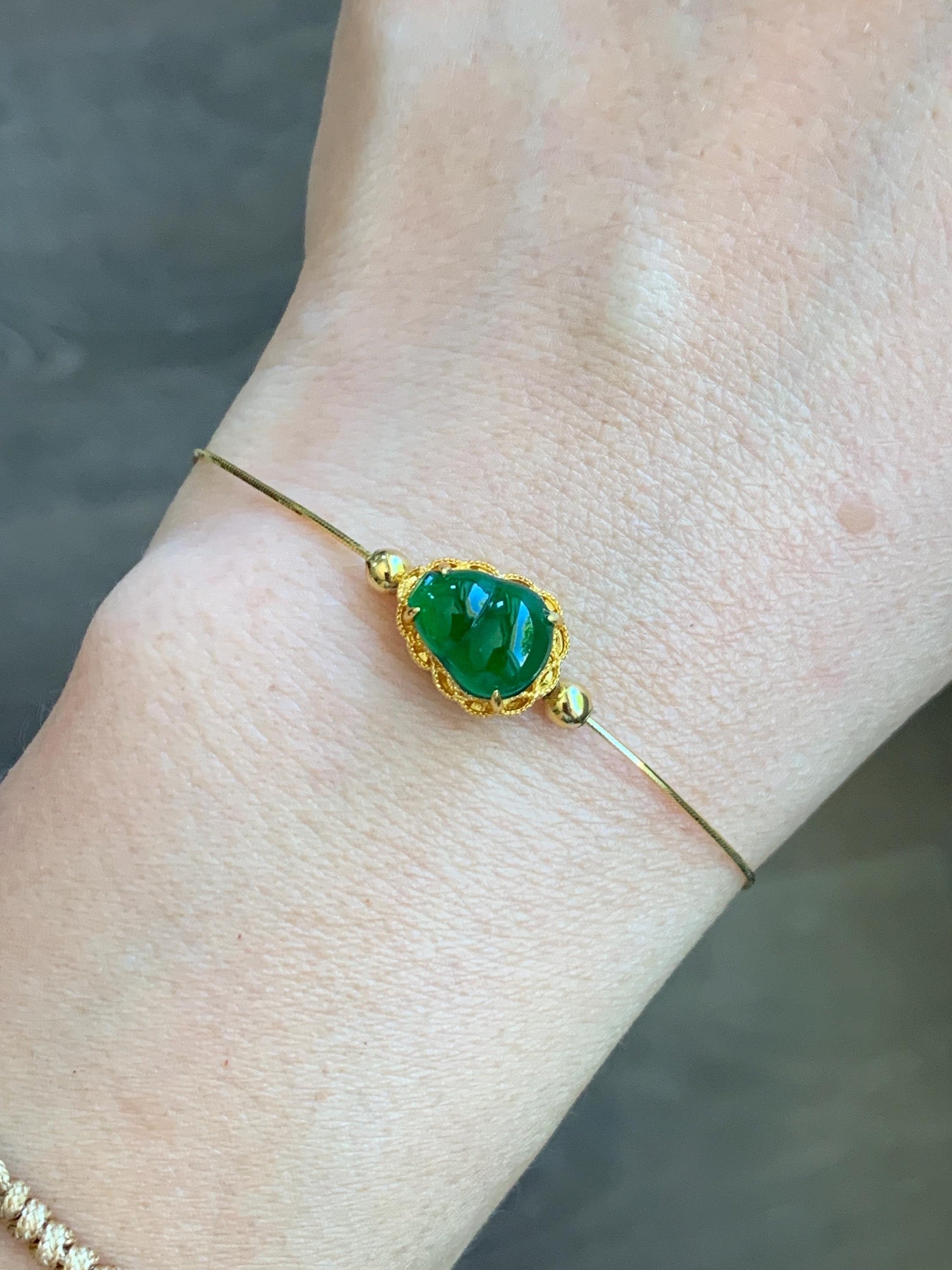 Natural Guatemalan Icy Highly Translucent Vibrant Green Gourd Hulu Jadeite Charm Chain Bracelet Sterling Silver YG Finish 7" 天然冰危绿翡翠葫芦潘多拉银手链