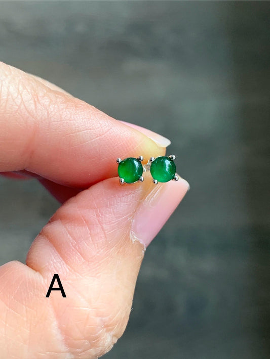 Petite Natural Guatemalan Icy Translucent Vibrant Green Jadeite Cabochon Classic Studs Earrings S925 Sterling Silver 4mm 天然冰危绿翡翠银镶耳钉