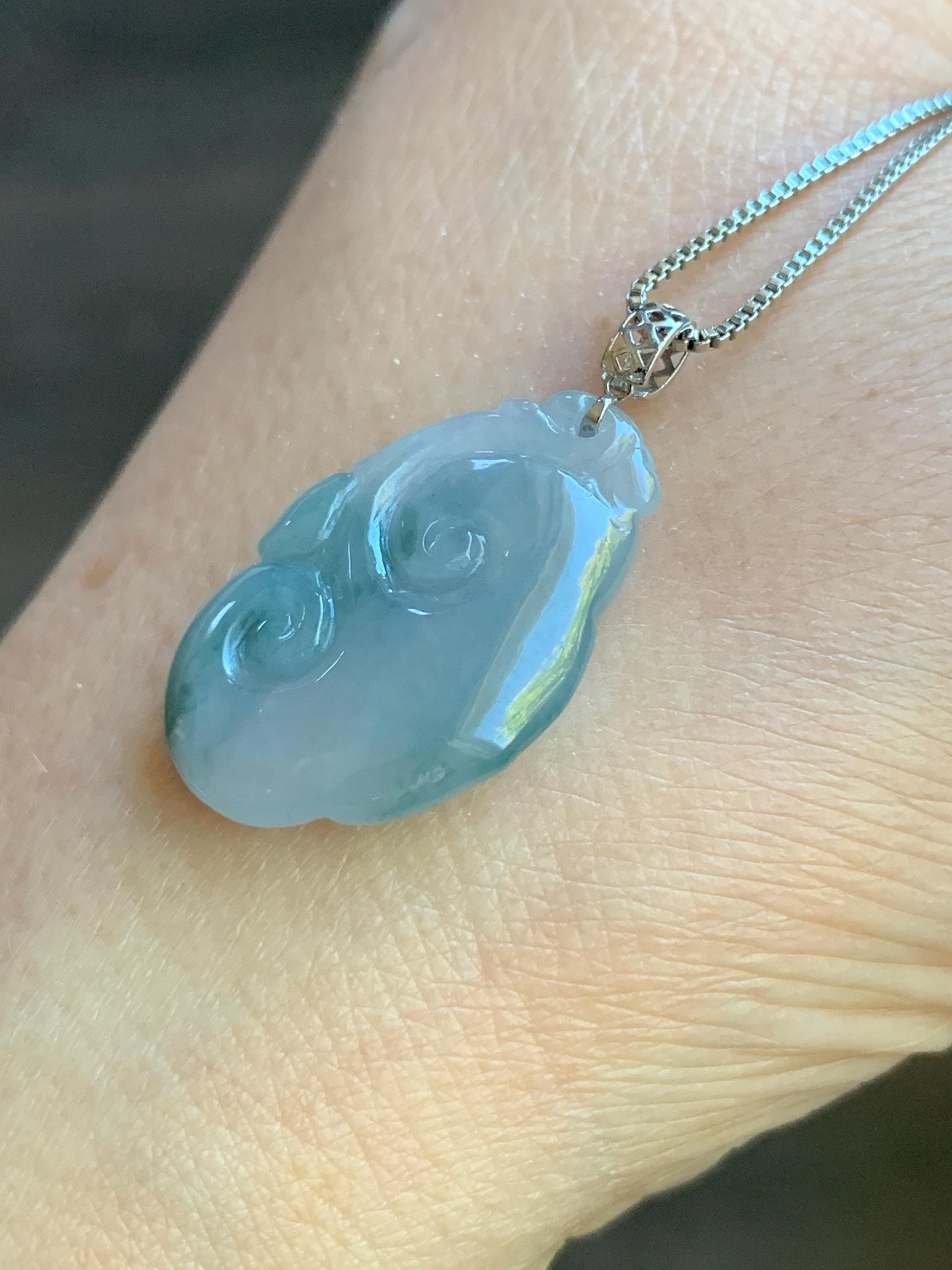 Petite Natural Burmese Icy Translucent Gelatinous Light Purple Teal Blue Marbled Jadeite Carved Ruyi Pendant 18K White Gold (天然缅甸淡冰紫飘花翡翠如意吊坠)