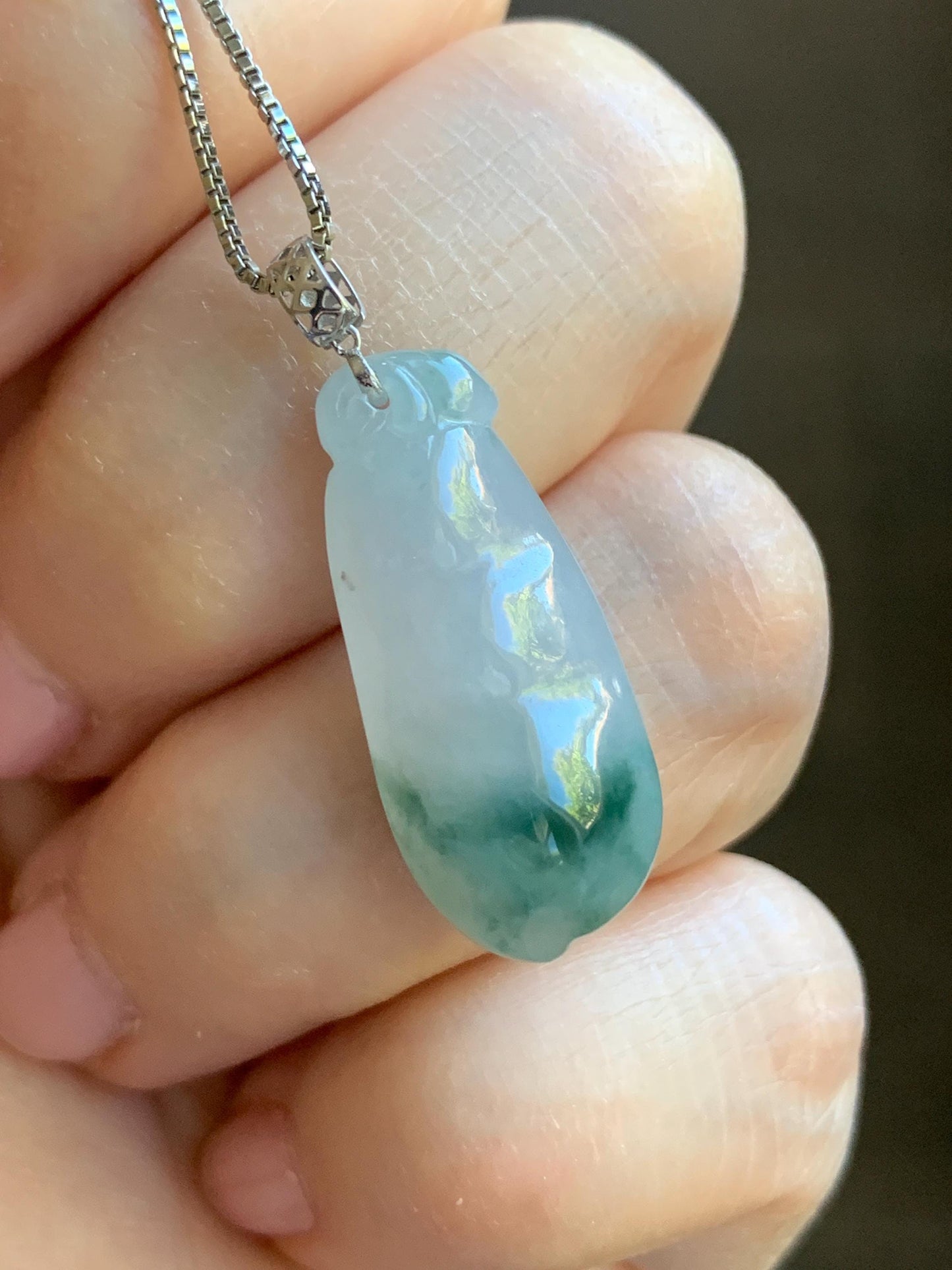 Natural Burmese Icy Translucent Gelatinous Light Teal Green Marbled Jadeite Carved Peapod Pendant 18K White Gold 4g 天然缅甸淡飘花翡翠福豆镶嵌吊坠