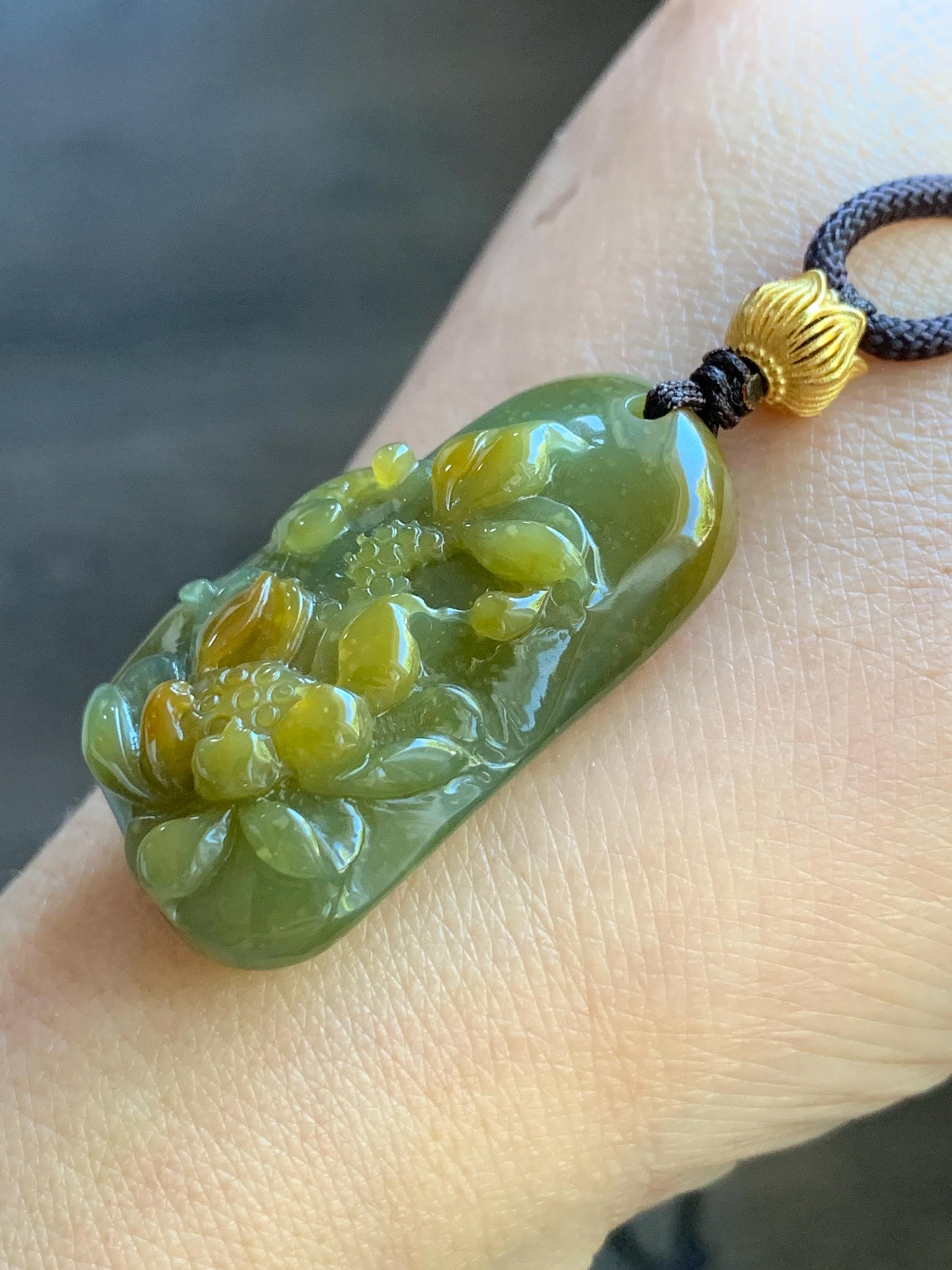 Natural Guatemalan Icy Translucent Dark Tea Yellow Marbled Jadeite Lotus Flower Praying Monk Pendant Rope Necklace 26” 天然冰危茶黄翡翠莲花悟道吊坠