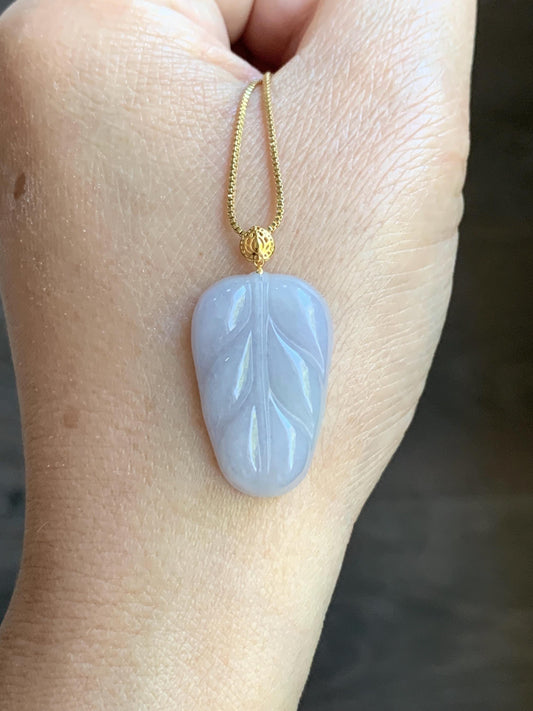 Natural Burmese Translucent Icy Light Purple Jadeite Carved Leaf Pendant 18K Yellow Gold Bail 天然缅甸冰淡紫翡翠叶子镶嵌吊坠