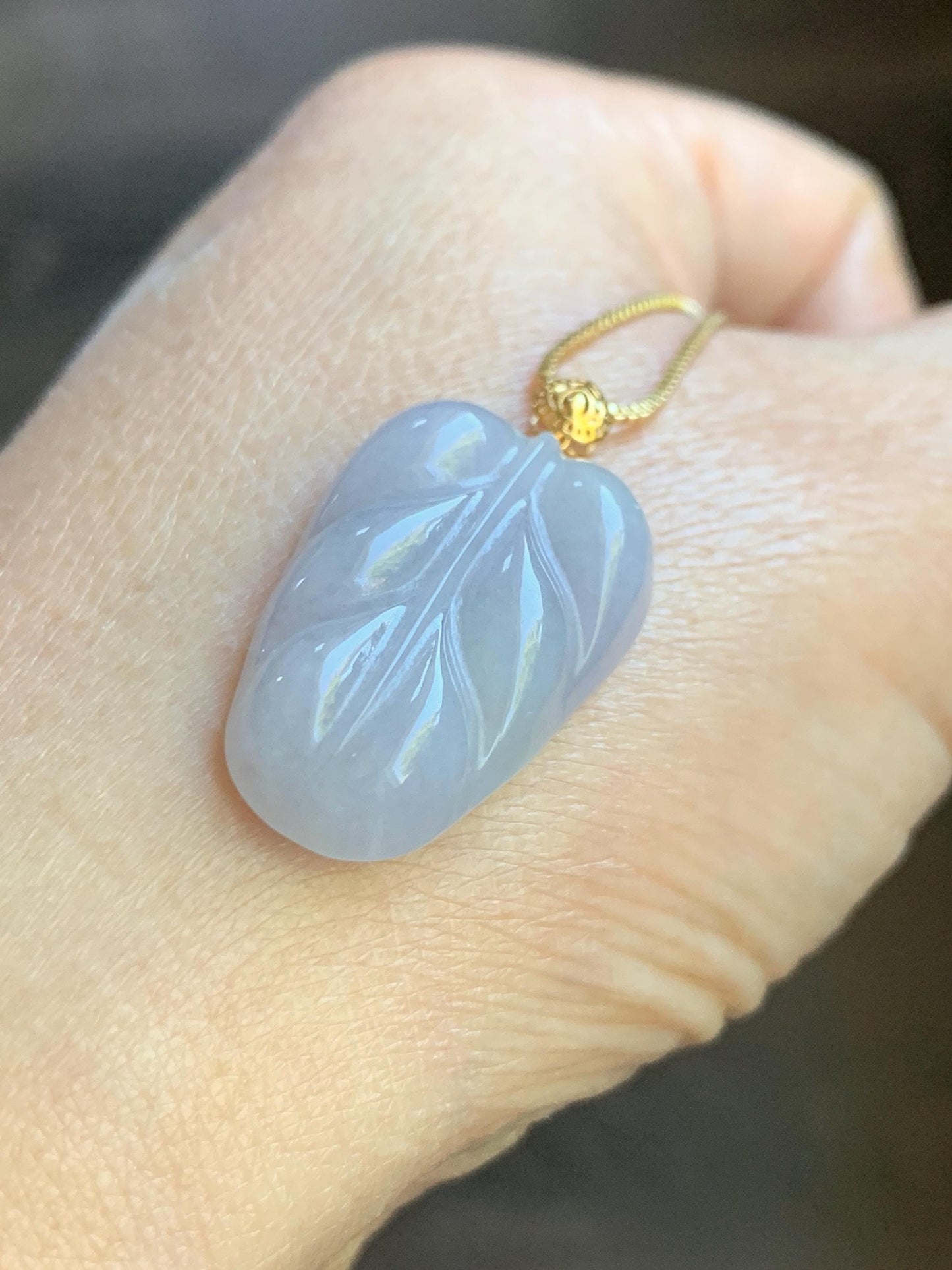 Natural Burmese Translucent Icy Light Purple Jadeite Carved Leaf Pendant 18K Yellow Gold Bail 天然缅甸冰淡紫翡翠叶子镶嵌吊坠