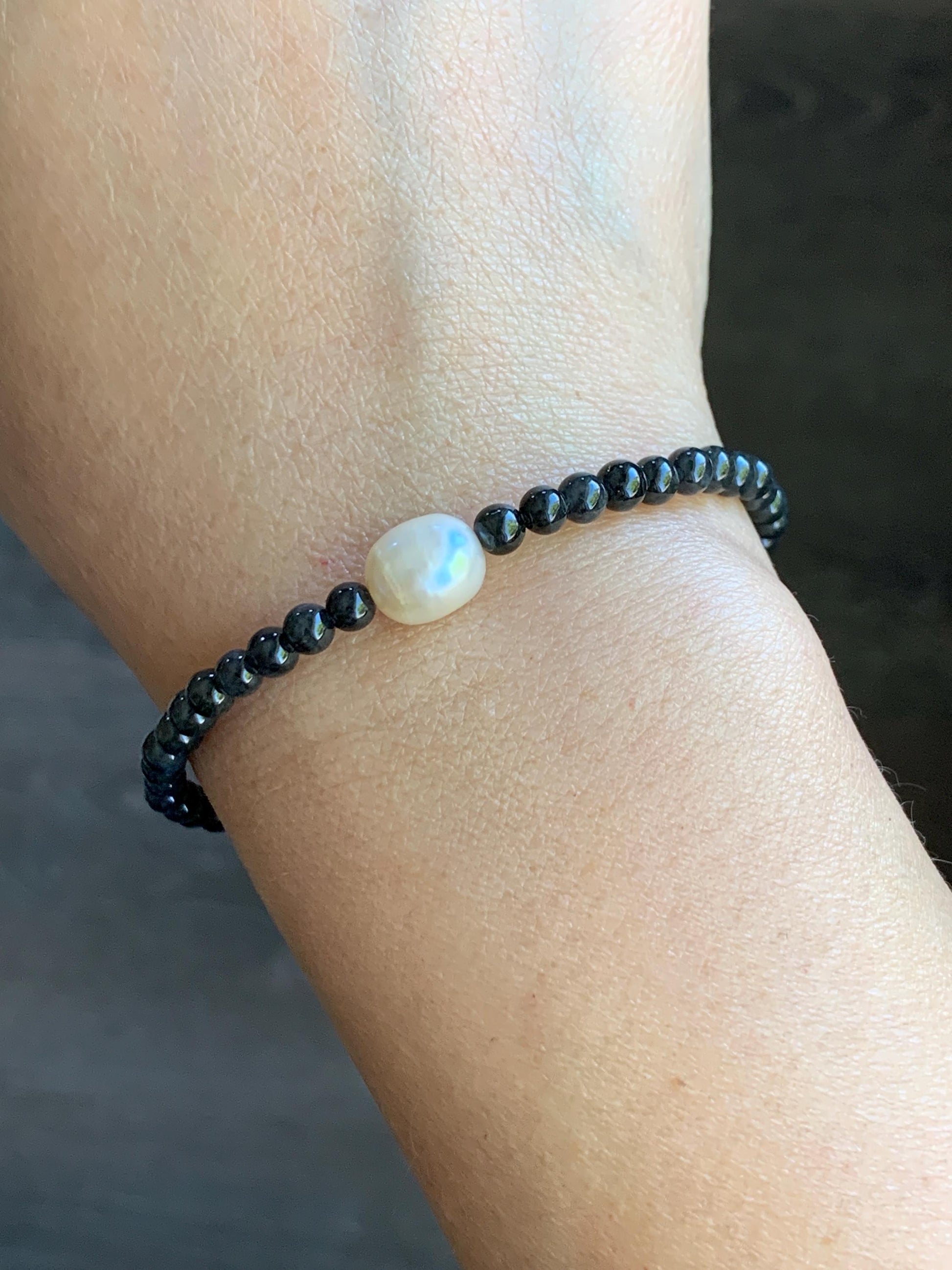 Petite Natural Burmese Icy Translucent Dark Wuji Jadeite Natural Freshwater Pearl Beaded Bracelet 4mm 7" 5g 天然缅甸冰黑乌鸡翡翠小珠淡水无核珍珠手链