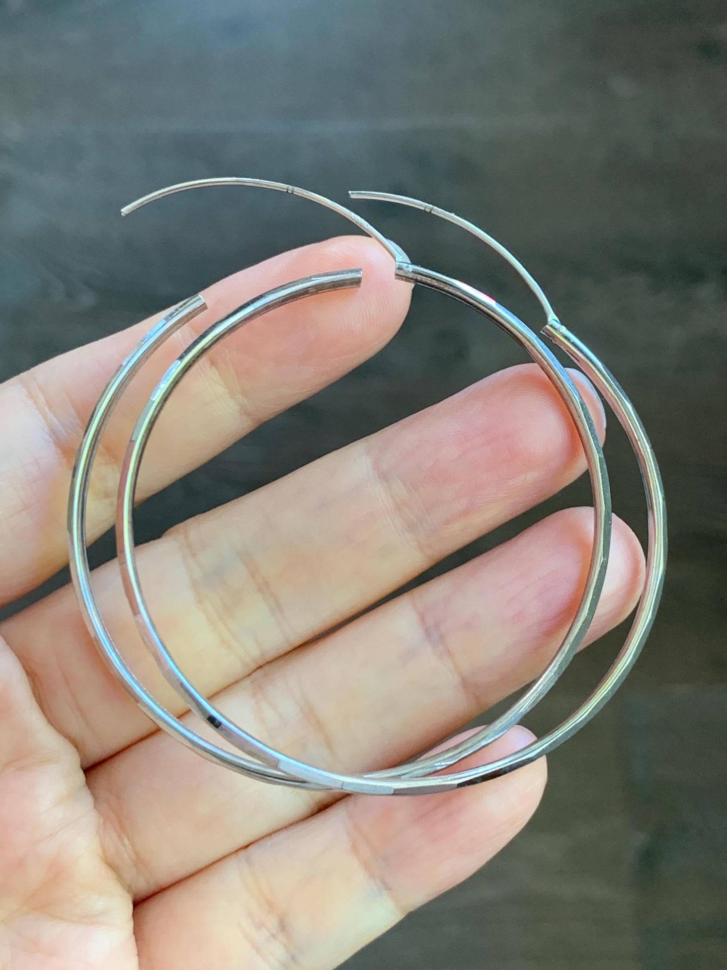 S925 Sterling Silver Faceted Large Hoop Earrings Light Weight 6 grams 925银切割面耳环
