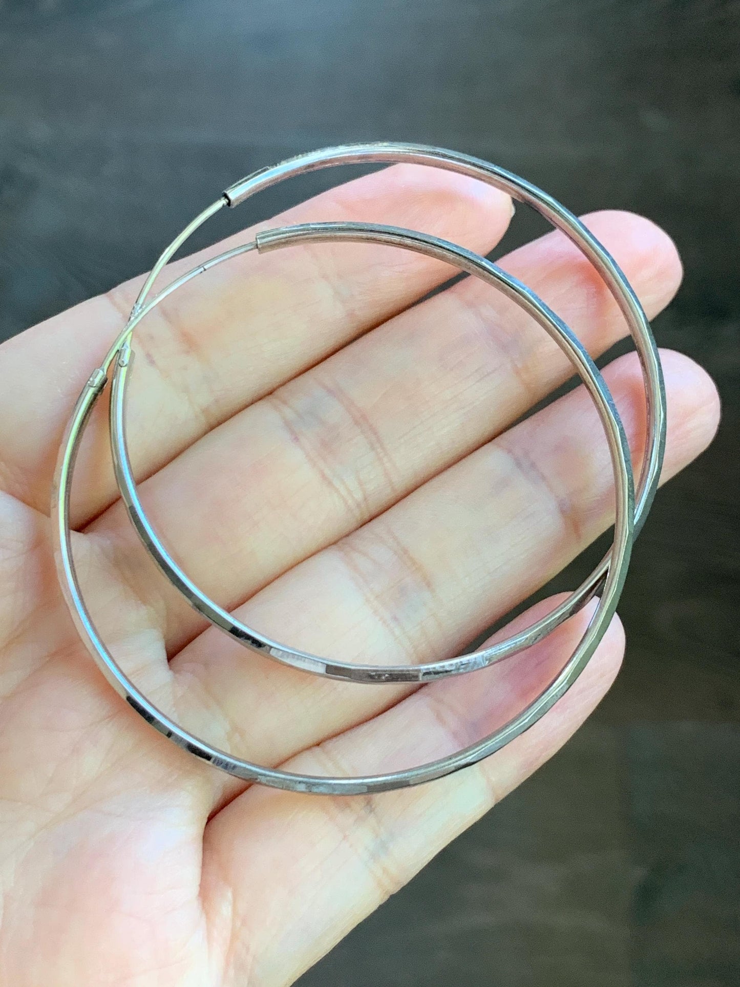 S925 Sterling Silver Faceted Large Hoop Earrings Light Weight 6 grams 925银切割面耳环