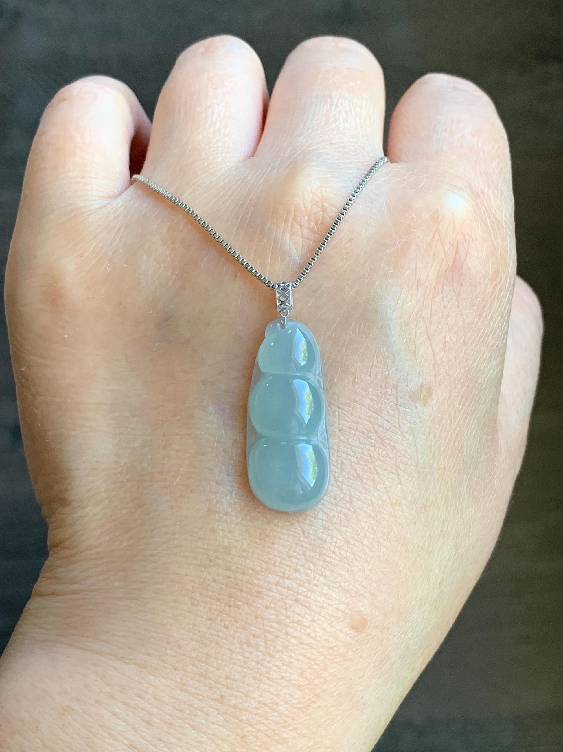 Natural Guatemalan Icy Translucent Gelatinous Pale Dusty Blue Jadeite Peapod Pendant 18K White Gold 3g 天然冰危浅蓝翡翠福豆镶嵌吊坠 DHL73D
