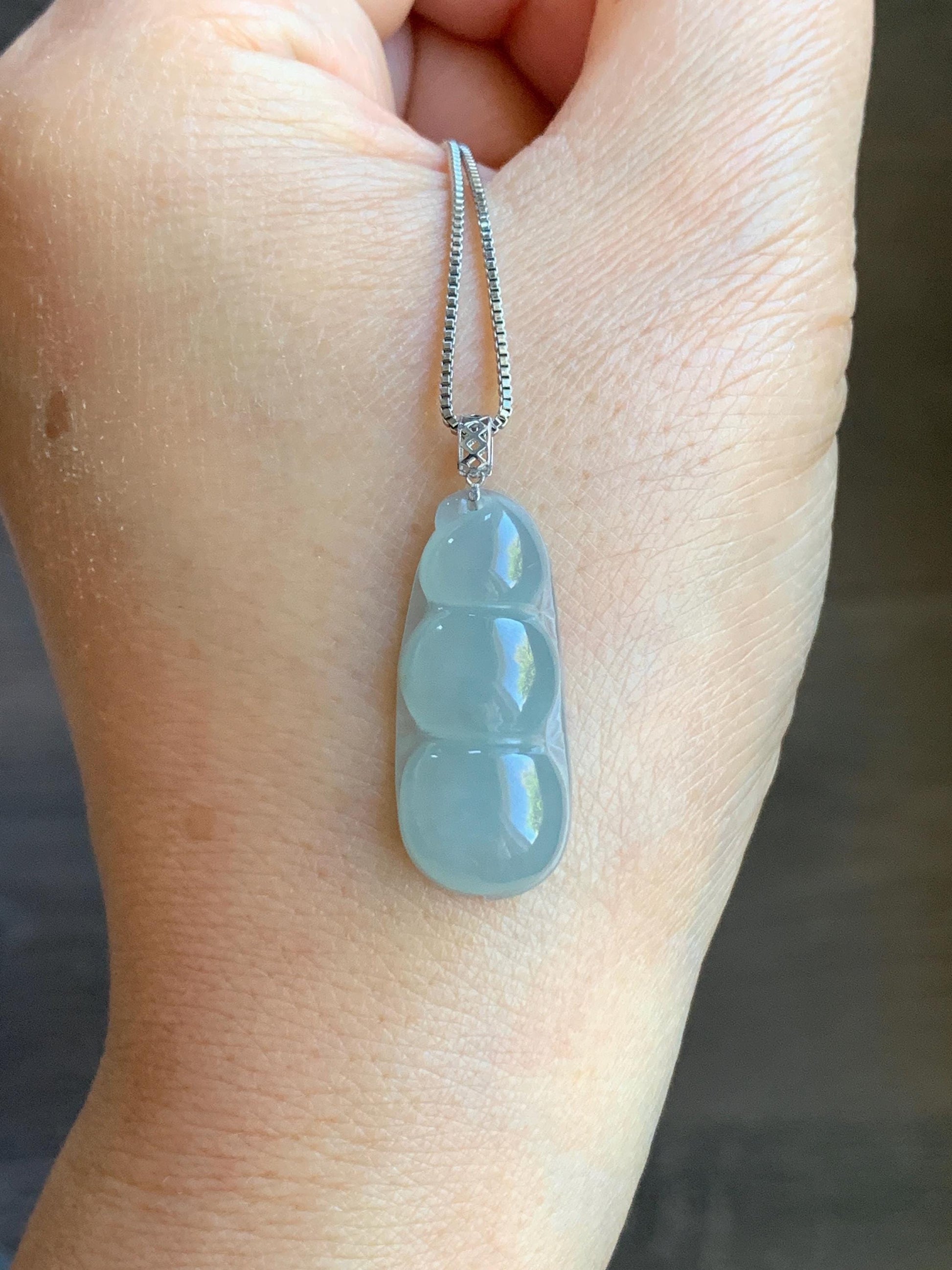 Natural Guatemalan Icy Translucent Gelatinous Pale Dusty Blue Jadeite Peapod Pendant 18K White Gold 3g 天然冰危浅蓝翡翠福豆镶嵌吊坠 DHL73D