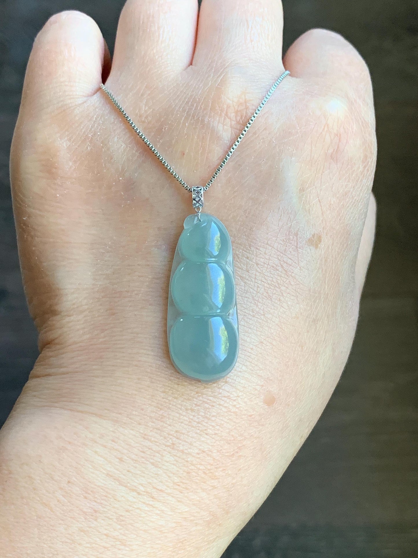 Natural Guatemalan Icy Translucent Gelatinous Pale Dusty Blue Jadeite Peapod Pendant 18K White Gold 4g 天然冰危浅蓝翡翠福豆镶嵌吊坠 DHL73C