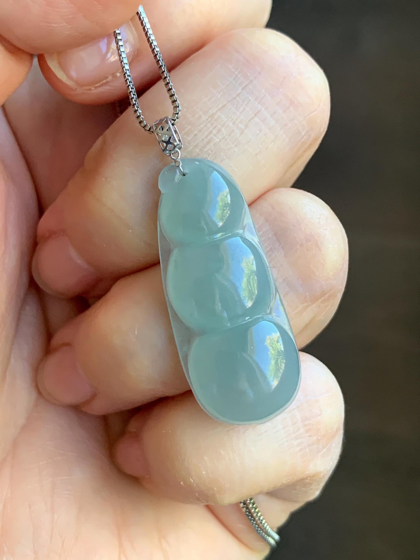 Natural Guatemalan Icy Translucent Gelatinous Pale Dusty Blue Jadeite Peapod Pendant 18K White Gold 4g 天然冰危浅蓝翡翠福豆镶嵌吊坠 DHL73C