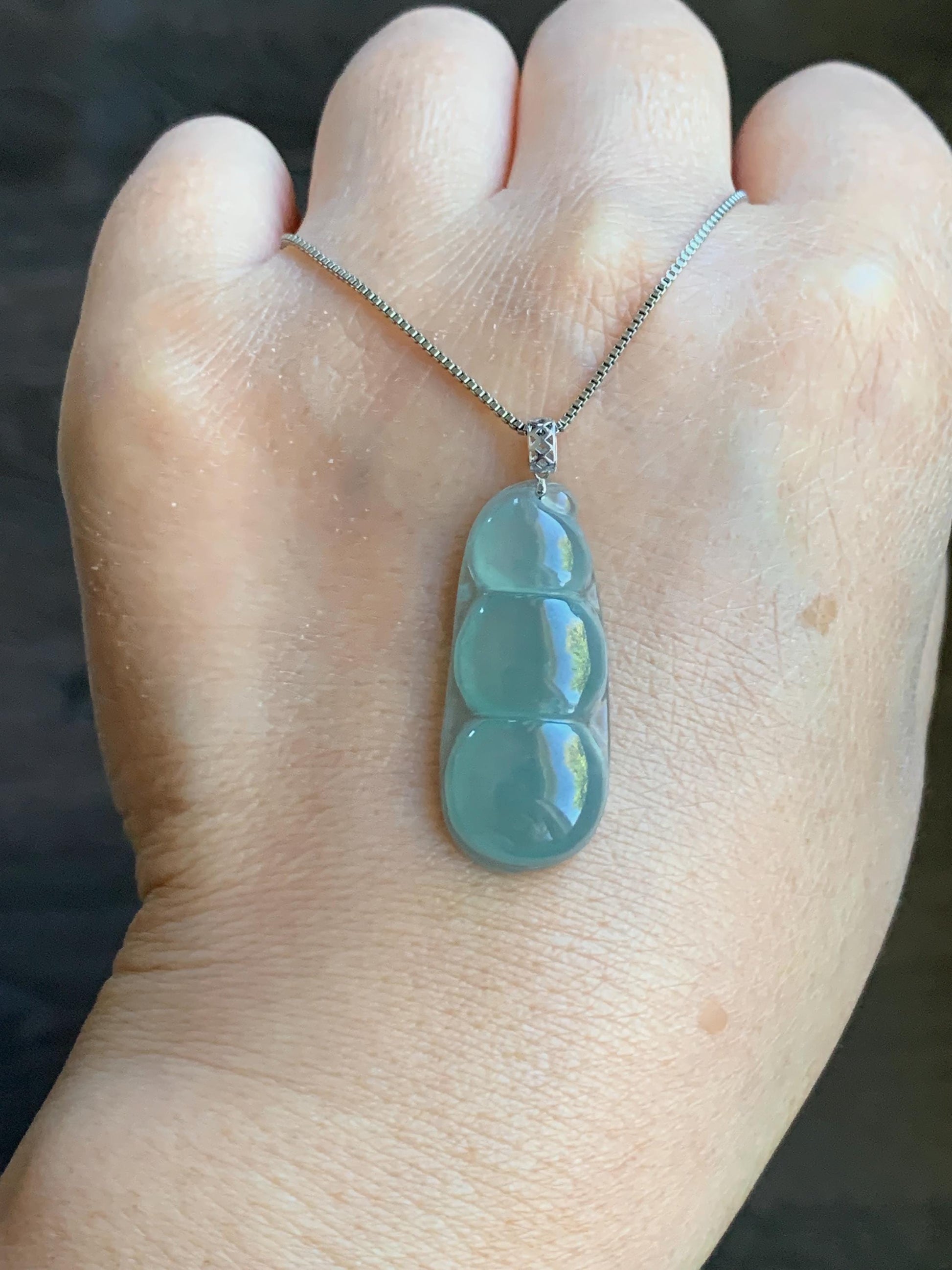 Natural Guatemalan Icy Highly Translucent Gelatinous Light Teal Blue Jadeite Peapod Pendant 18K White Gold 3g 天然冰危浅蓝绿翡翠福豆镶嵌吊坠 DHL73B