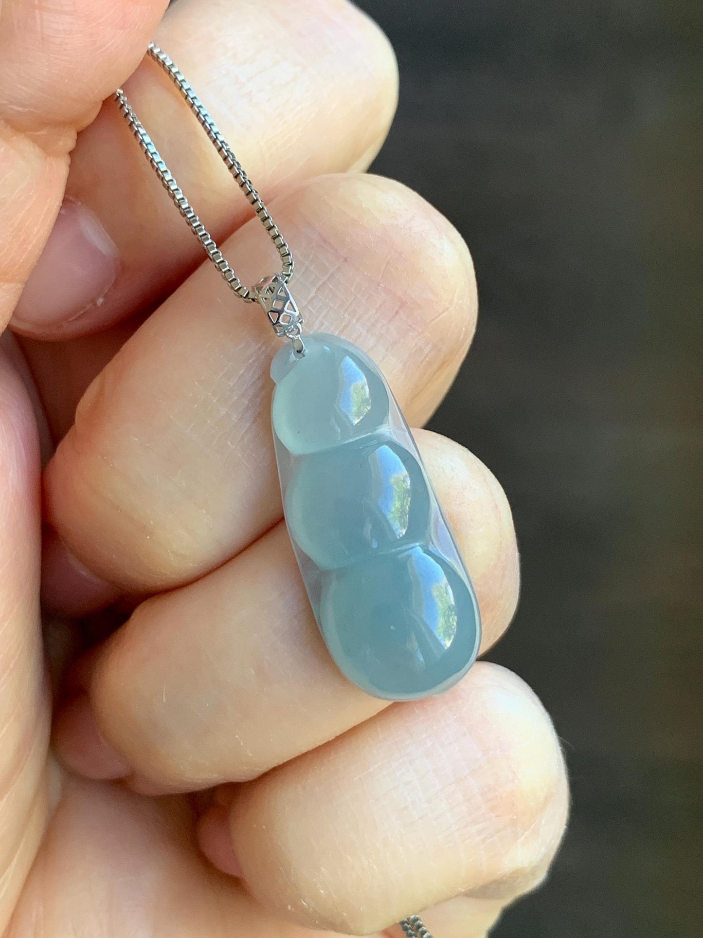 Natural Guatemalan Icy Translucent Gelatinous Light Dusty Blue Jadeite Peapod Pendant 18K White Gold 3g 天然冰危浅蓝翡翠福豆镶嵌吊坠 DHL73A