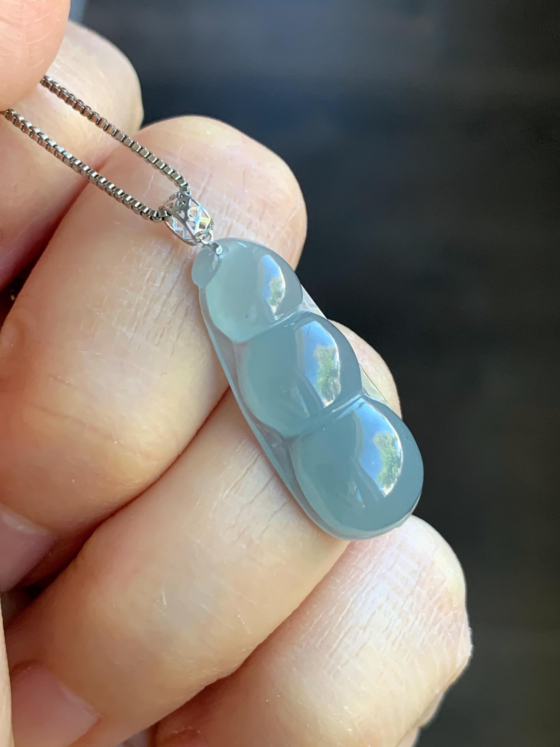 Natural Guatemalan Icy Translucent Gelatinous Light Dusty Blue Jadeite Peapod Pendant 18K White Gold 3g 天然冰危浅蓝翡翠福豆镶嵌吊坠 DHL73A