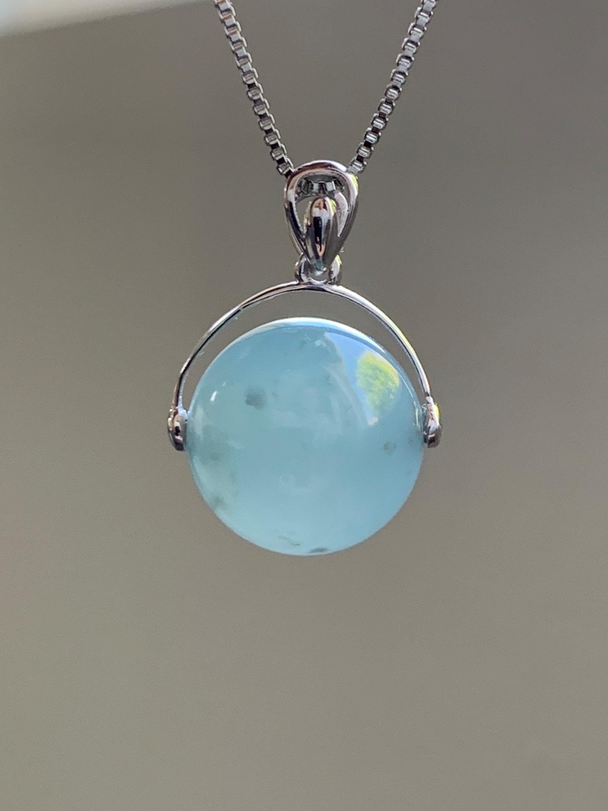 Certified Natural Guatemalan Icy Highly Translucent Gelatinous Blue Jadeite Sphere Bead Spinner Pendant 18K White Gold 天然冰危蓝翡翠单珠镶嵌吊坠 3027
