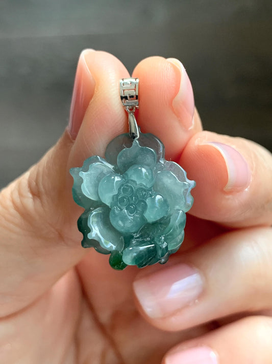 Natural Guatemalan Icy Highly Translucent Two-Tone Teal Blue Jadeite Lotus Flower Dragonfly Pendant 18K White Gold 天然冰危蓝绿翡翠莲花蜻蜓镶嵌吊坠 TTH726S