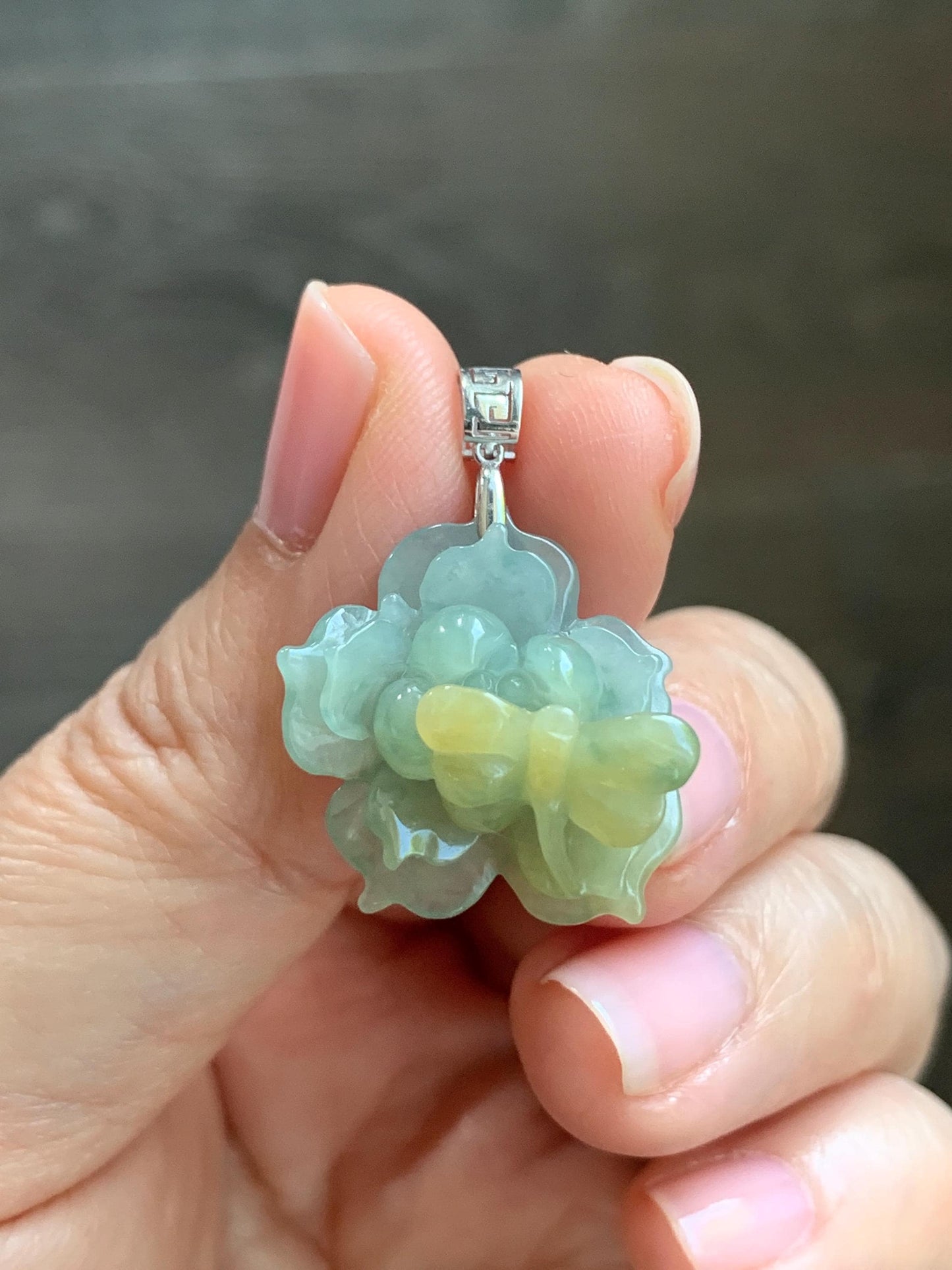 Natural Guatemalan Icy Translucent Light Blue Yellow Marbled Jadeite Lotus Flower Dragonfly Pendant 18K White Gold 天然冰危淡蓝加黄翡翠莲花镶嵌吊坠 TTH726Q