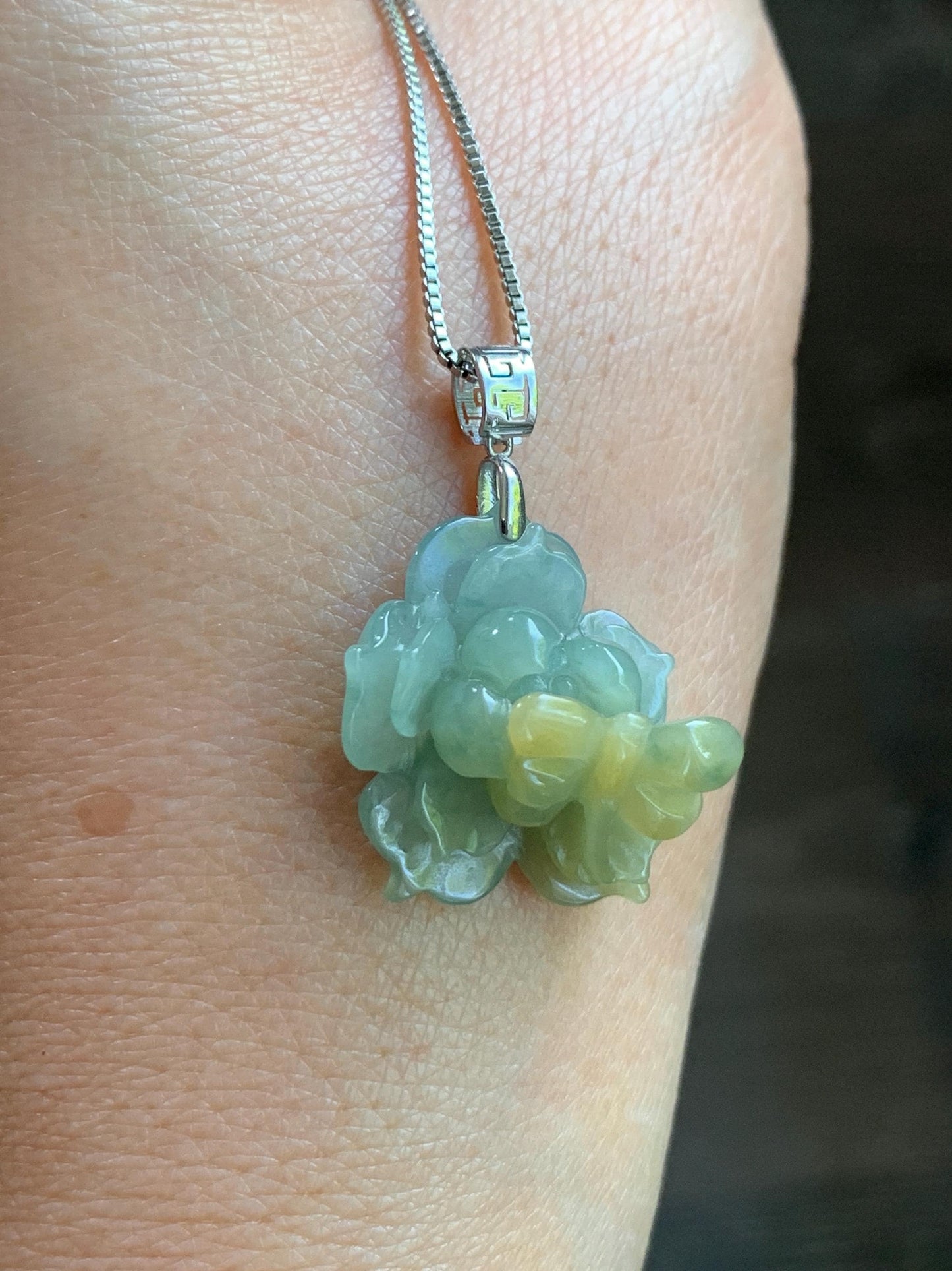 Natural Guatemalan Icy Translucent Light Blue Yellow Marbled Jadeite Lotus Flower Dragonfly Pendant 18K White Gold 天然冰危淡蓝加黄翡翠莲花镶嵌吊坠 TTH726Q