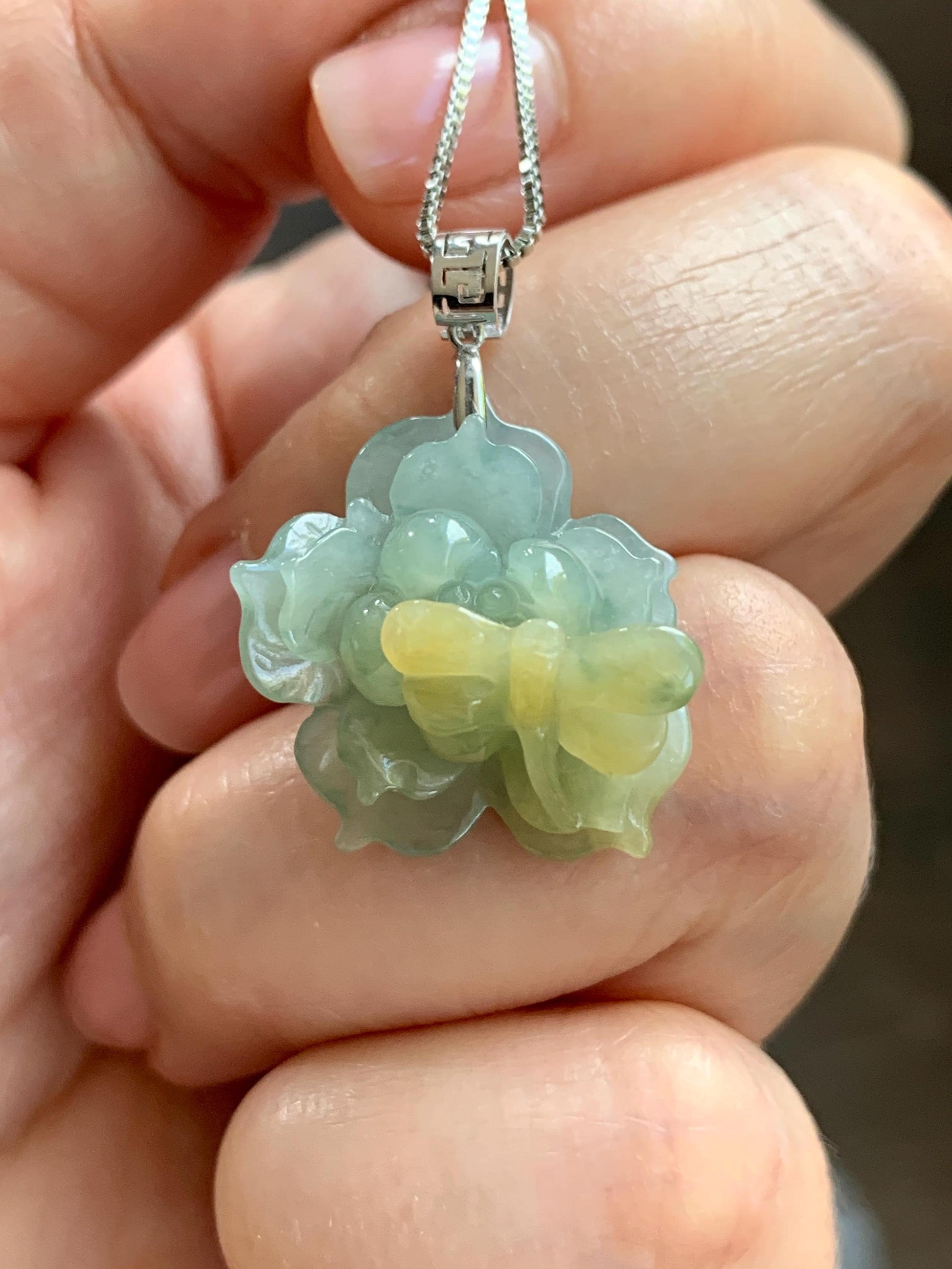 Natural Guatemalan Icy Translucent Light Blue Yellow Marbled Jadeite Lotus Flower Dragonfly Pendant 18K White Gold 天然冰危淡蓝加黄翡翠莲花镶嵌吊坠 TTH726Q
