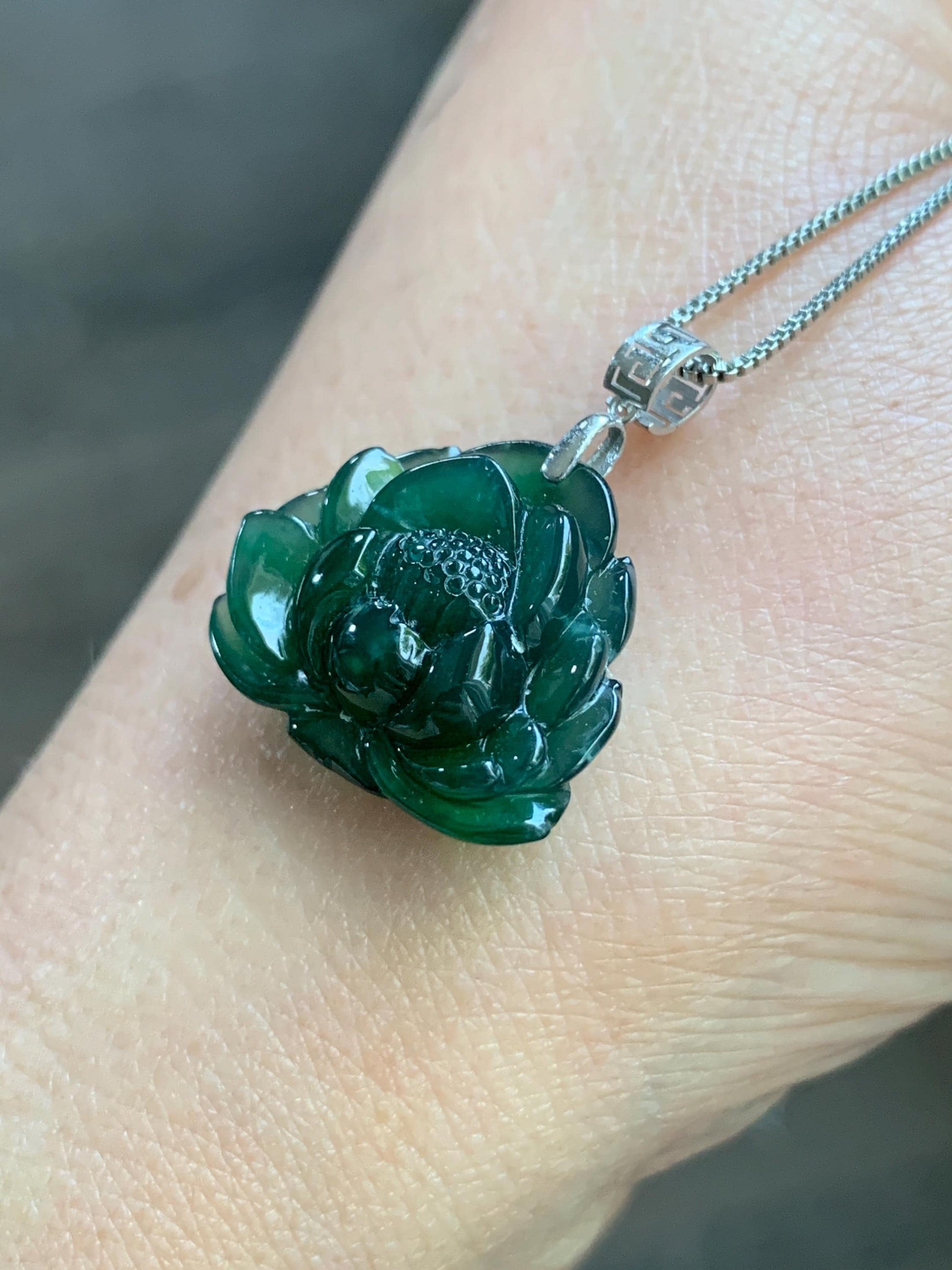 Certified Natural Guatemalan Icy Highly Translucent Intense Teal Green Jadeite Lotus Flower Pendant 18K White Gold 4.53g 天然冰危深绿翡翠莲花镶嵌吊坠 3177