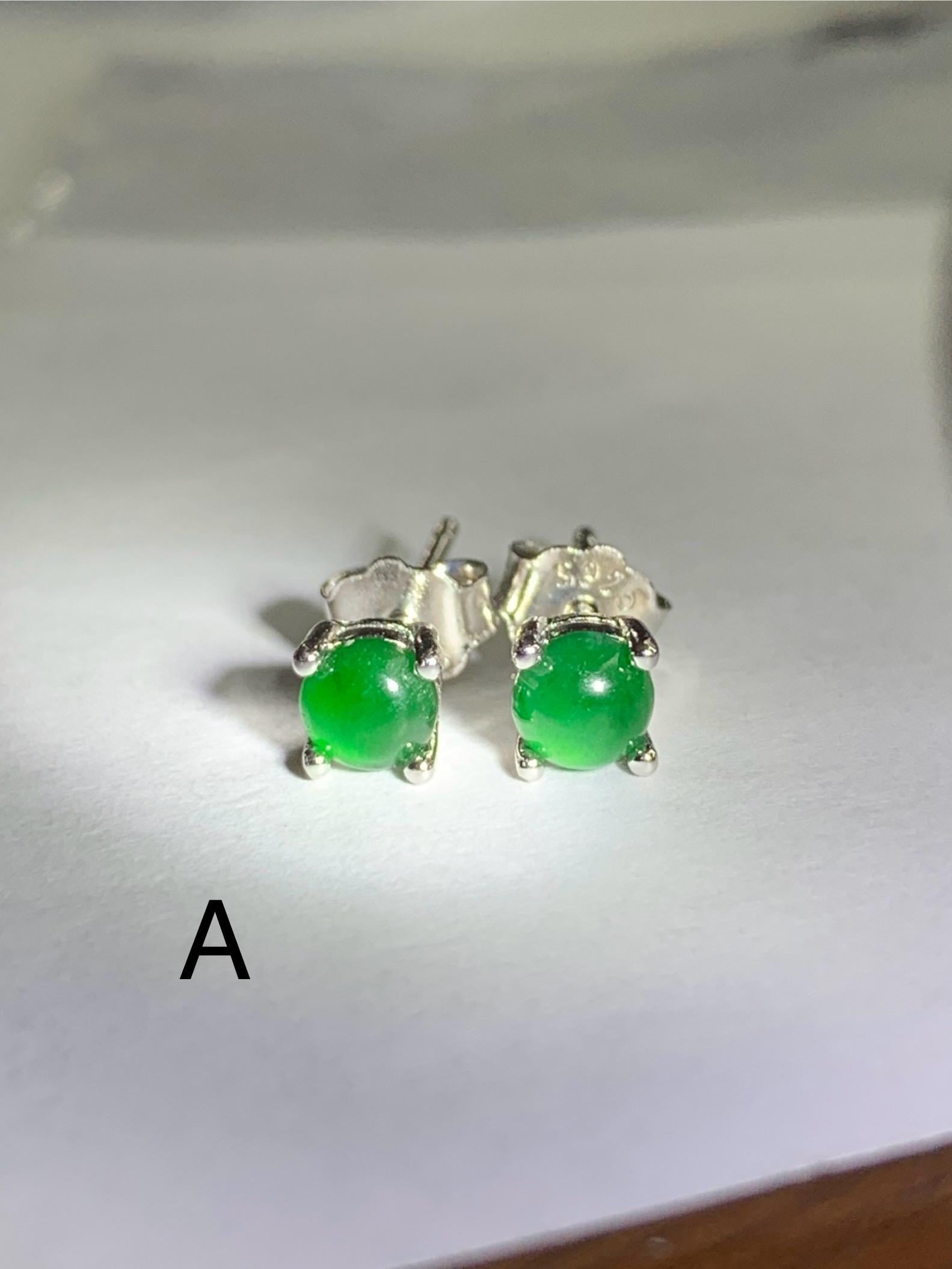Petite Natural Guatemalan Icy Translucent Vibrant Green Jadeite Cabochon Classic Studs Earrings S925 Sterling Silver 4mm 天然冰危绿翡翠银镶耳钉