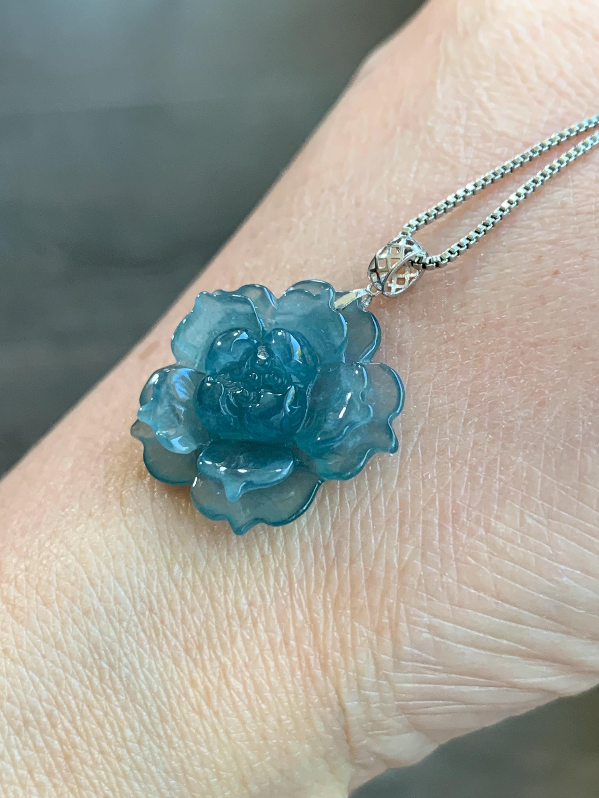 Natural Guatemalan Icy Highly Translucent Teal Blue Jadeite Lotus Flower Pendant 18K White Gold 天然冰危湖水蓝翡翠莲花镶嵌吊坠 LDSL