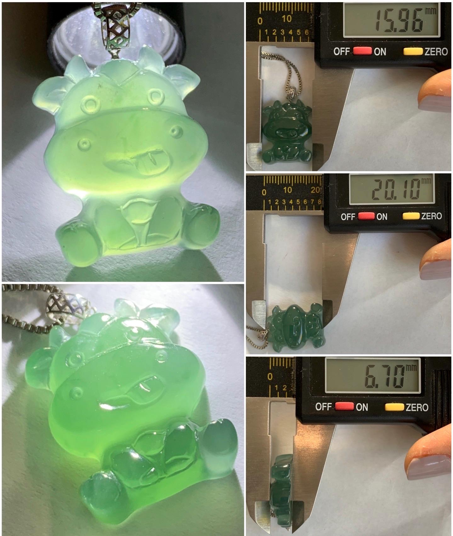 Natural Guatemalan Icy Translucent Gelatinous Teal Green Jadeite Baby Cow Pendant 18K White Gold 5g 天然冰胶危蓝绿翡翠小牛镶嵌吊坠