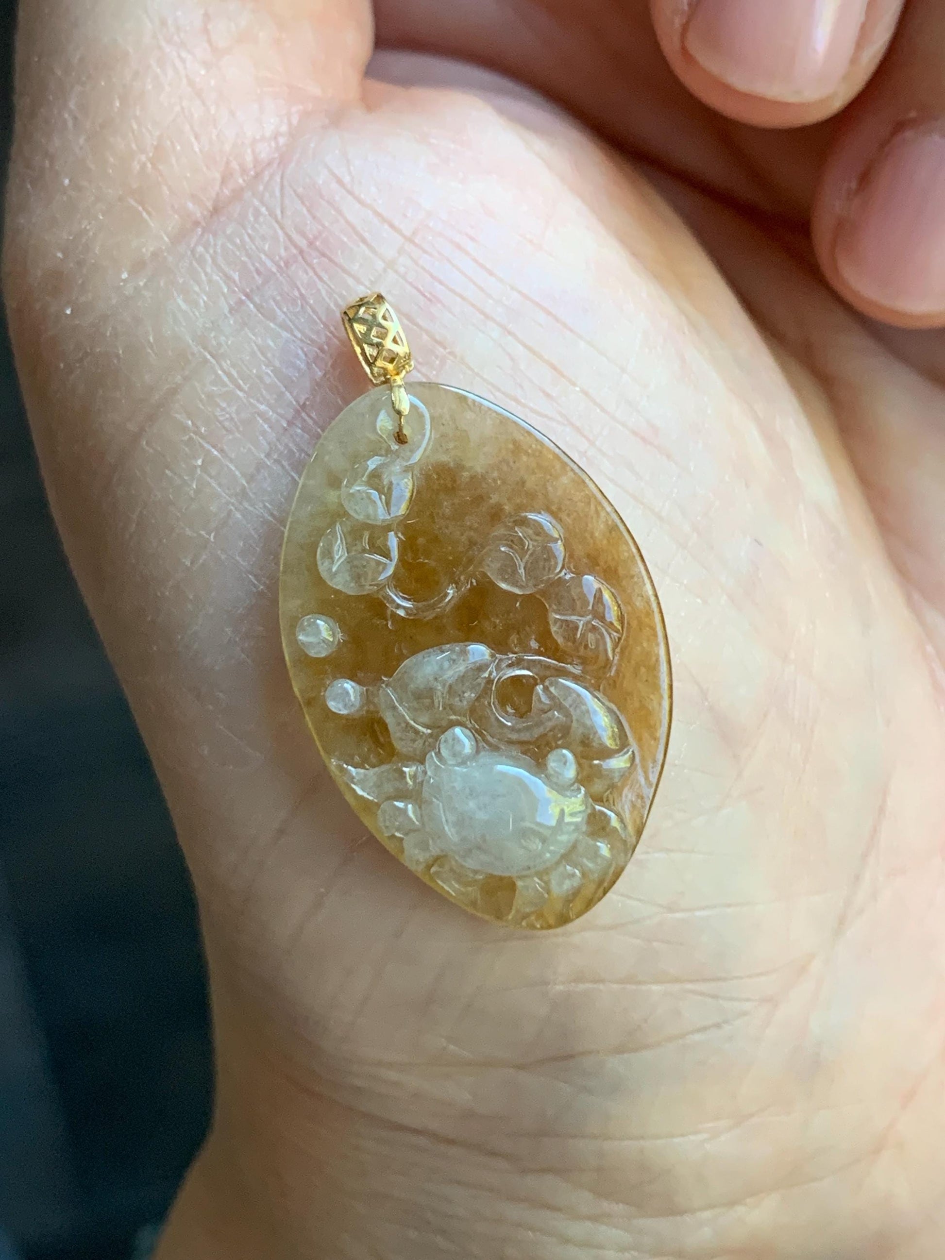 Stunning Natural Burmese Premium Bicolored Icy Highly Translucent Jadeite Crab & Coins Pendant 18K Yellow Gold 3g 天然缅甸冰黄翡双色翡翠螃蟹八方来财吊坠