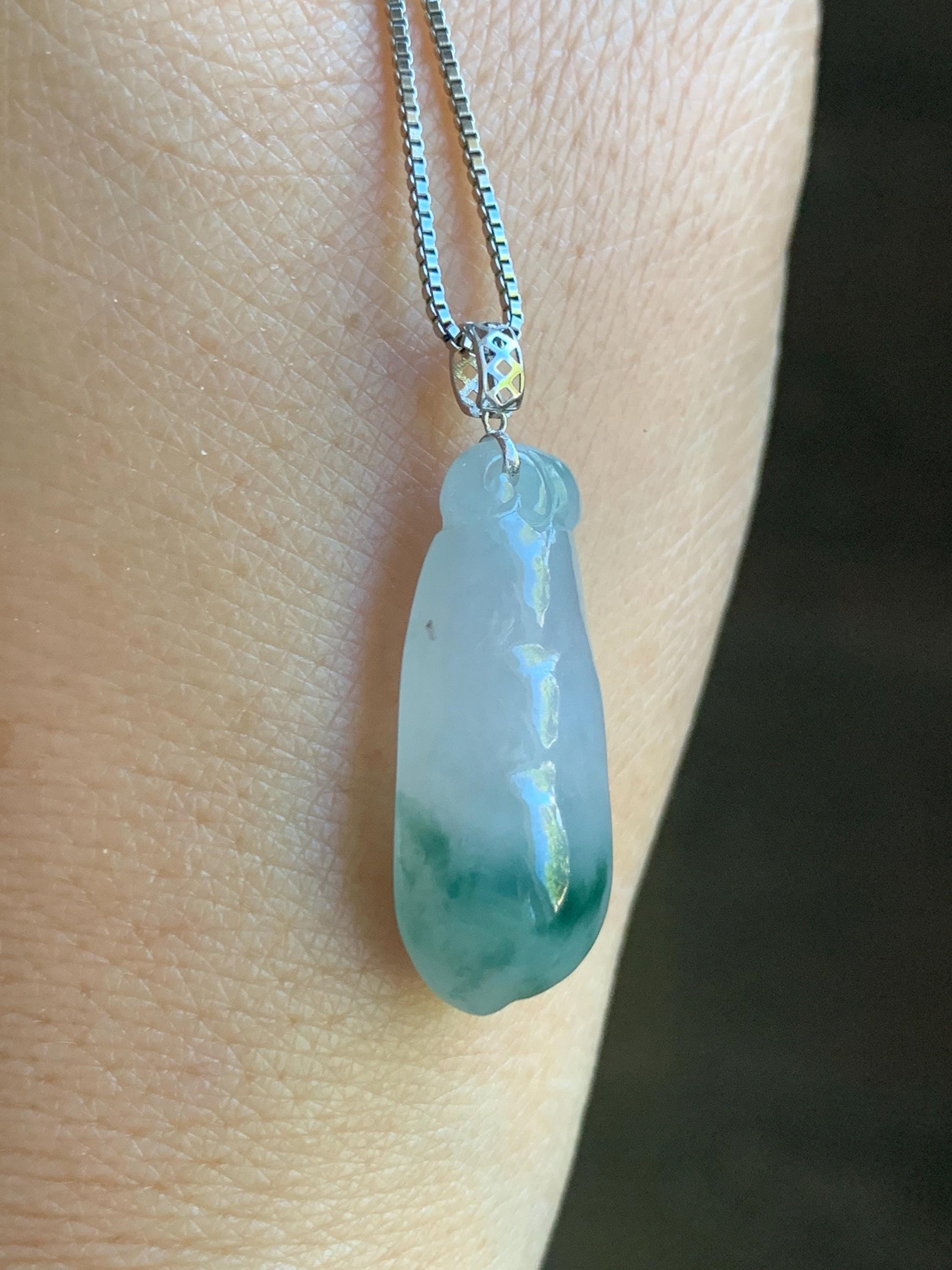 Natural Burmese Icy Translucent Gelatinous Light Teal Green Marbled Jadeite Carved Peapod Pendant 18K White Gold 4g 天然缅甸淡飘花翡翠福豆镶嵌吊坠