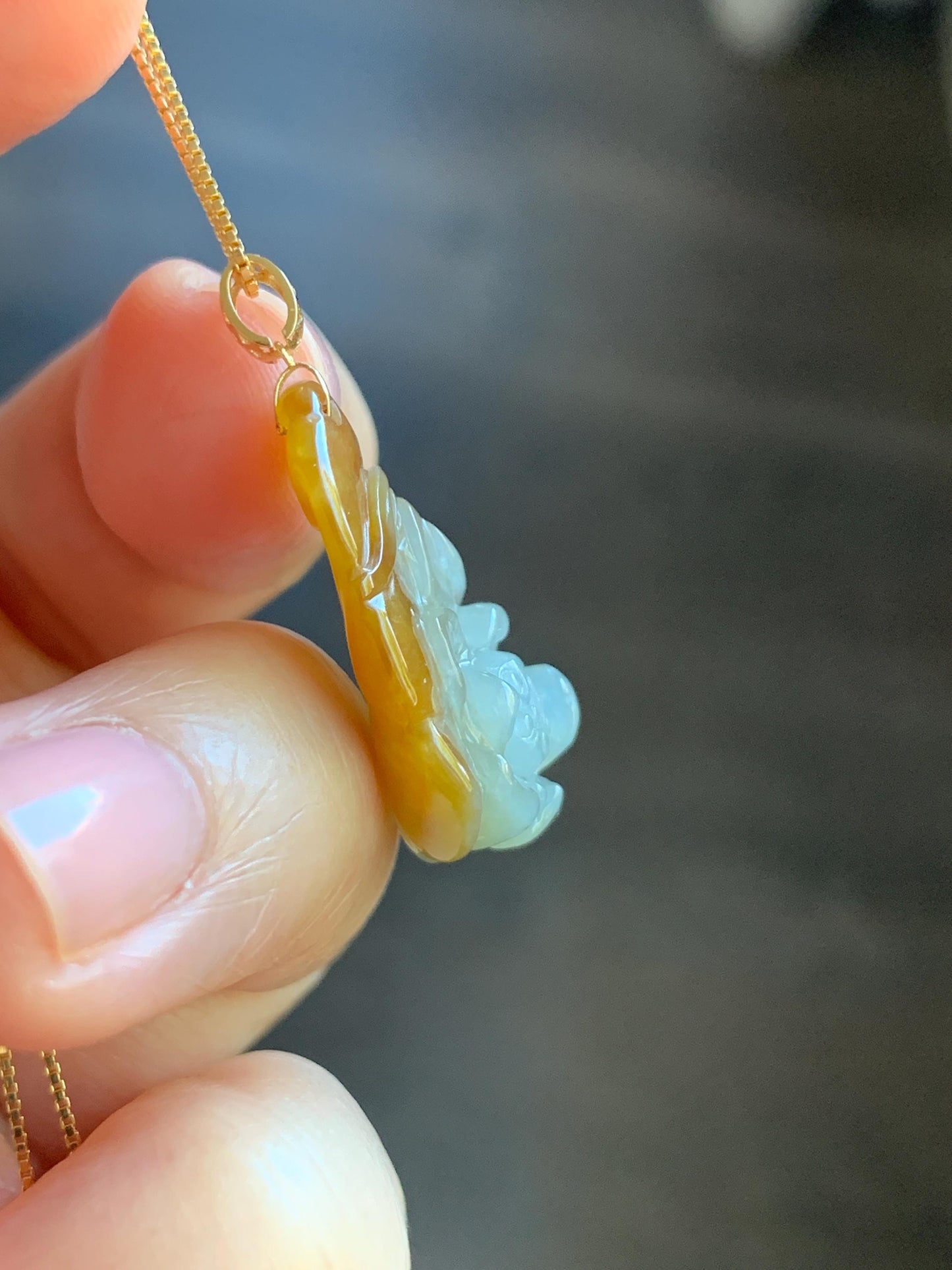 Petite Natural Burmese Bicolored Icy Translucent Yellow & White Marbled Jadeite Lotus Flower Pendant 18K Yellow Gold 天然缅甸冰黄双色翡翠莲花镶嵌吊坠