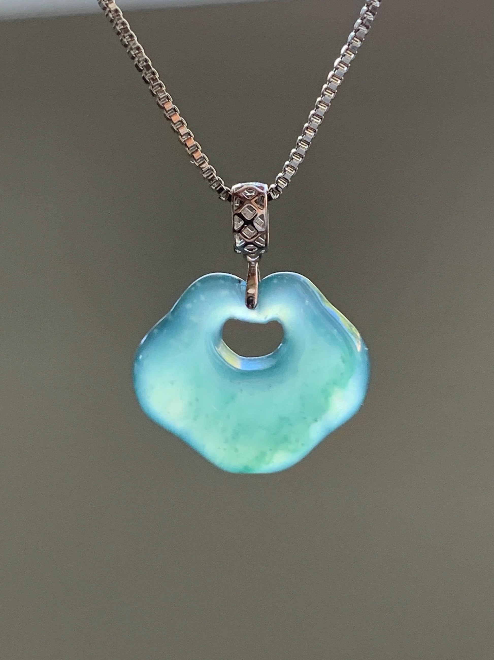 Petite Natural Guatemalan Icy Translucent Gelatinous Teal Green Jadeite Ruyi Lock Pendant 18K White Gold Bail 天然冰危老种湖水绿翡翠如意锁镶嵌吊坠 B