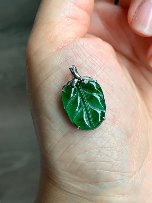 Certified Natural Guatemalan Premium Icy Translucent Vibrant Green Jadeite Carved Leaf Pendant S925 Sterling Silver 2.78g 天然冰危绿翡翠叶子镶嵌吊坠 8609