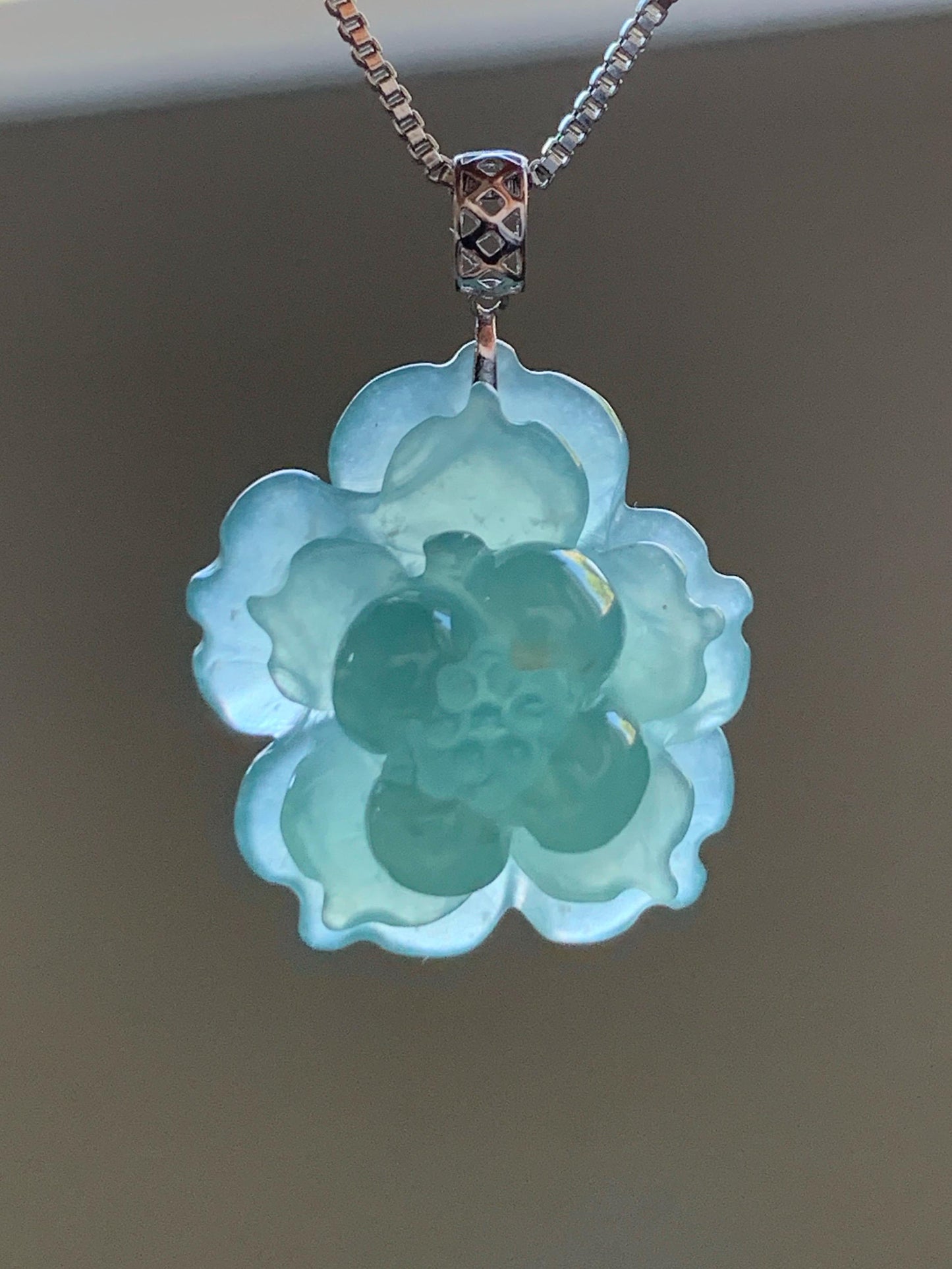 Natural Guatemalan Icy Highly Translucent Teal Blue Jadeite Lotus Flower Pendant 18K White Gold 4g 天然冰危蓝翡翠莲花镶嵌吊坠 DLH620D