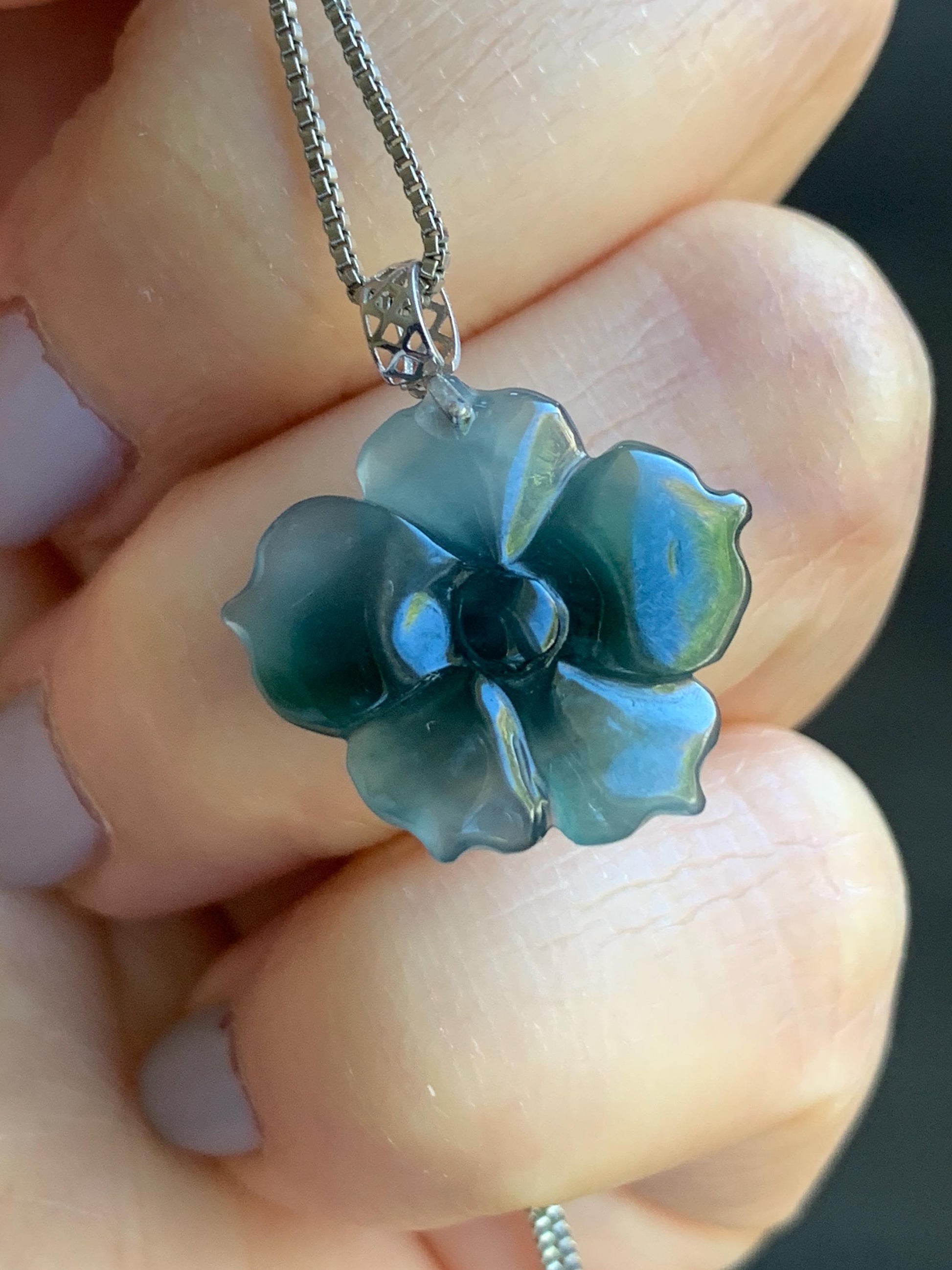 Natural Guatemalan Icy Highly Translucent Deep Indigo Blue Jadeite Lotus Flower Pendant 18K White Gold 2g 天然冰危深蓝翡翠莲花镶嵌吊坠 DLH620B
