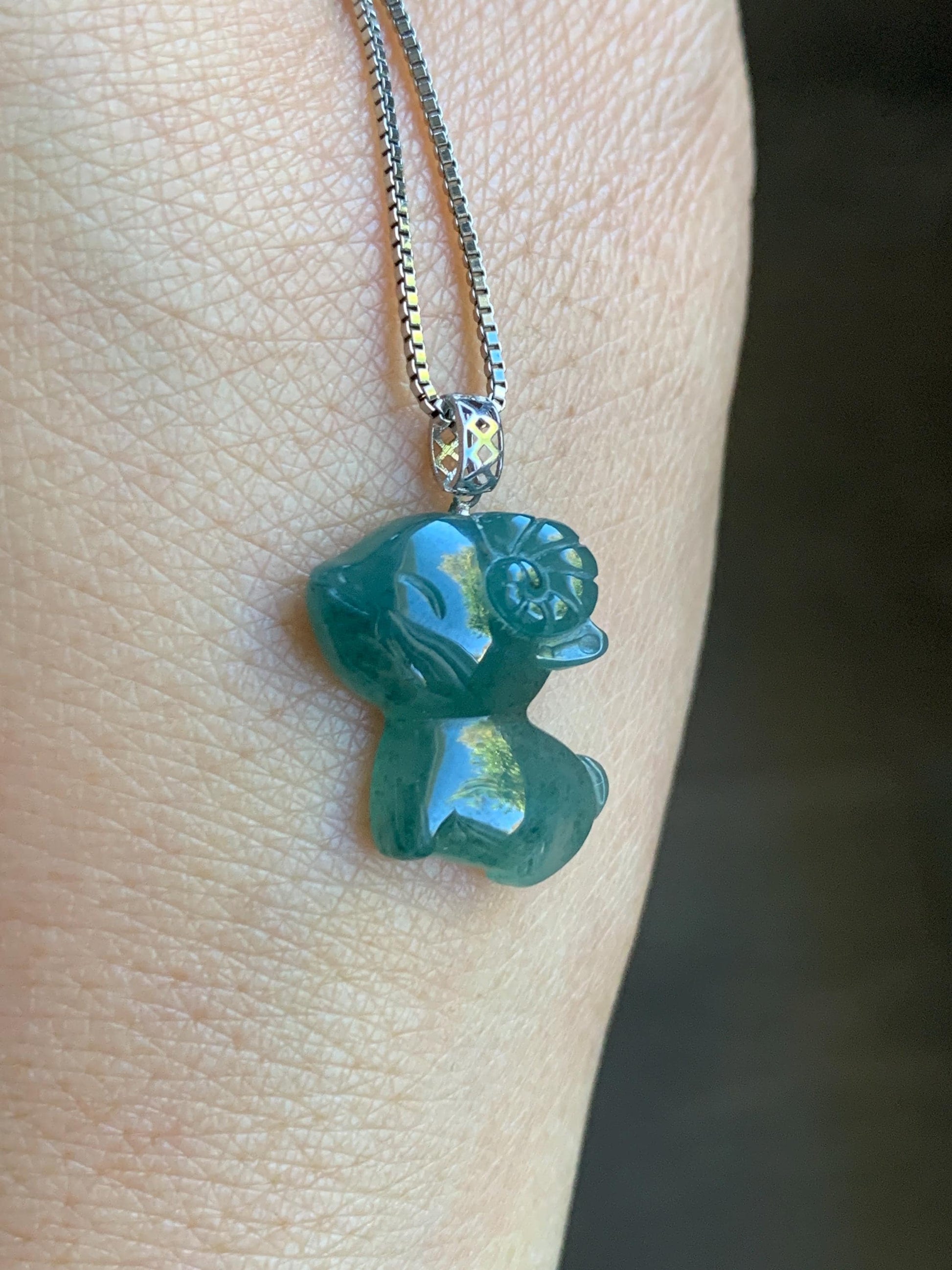 Natural Guatemalan Icy Translucent Gelatinous Teal Green Jadeite Baby Sheep Ram Pendant 18K White Gold 2g 天然冰胶危蓝绿翡翠小羊镶嵌吊坠 XDW72A