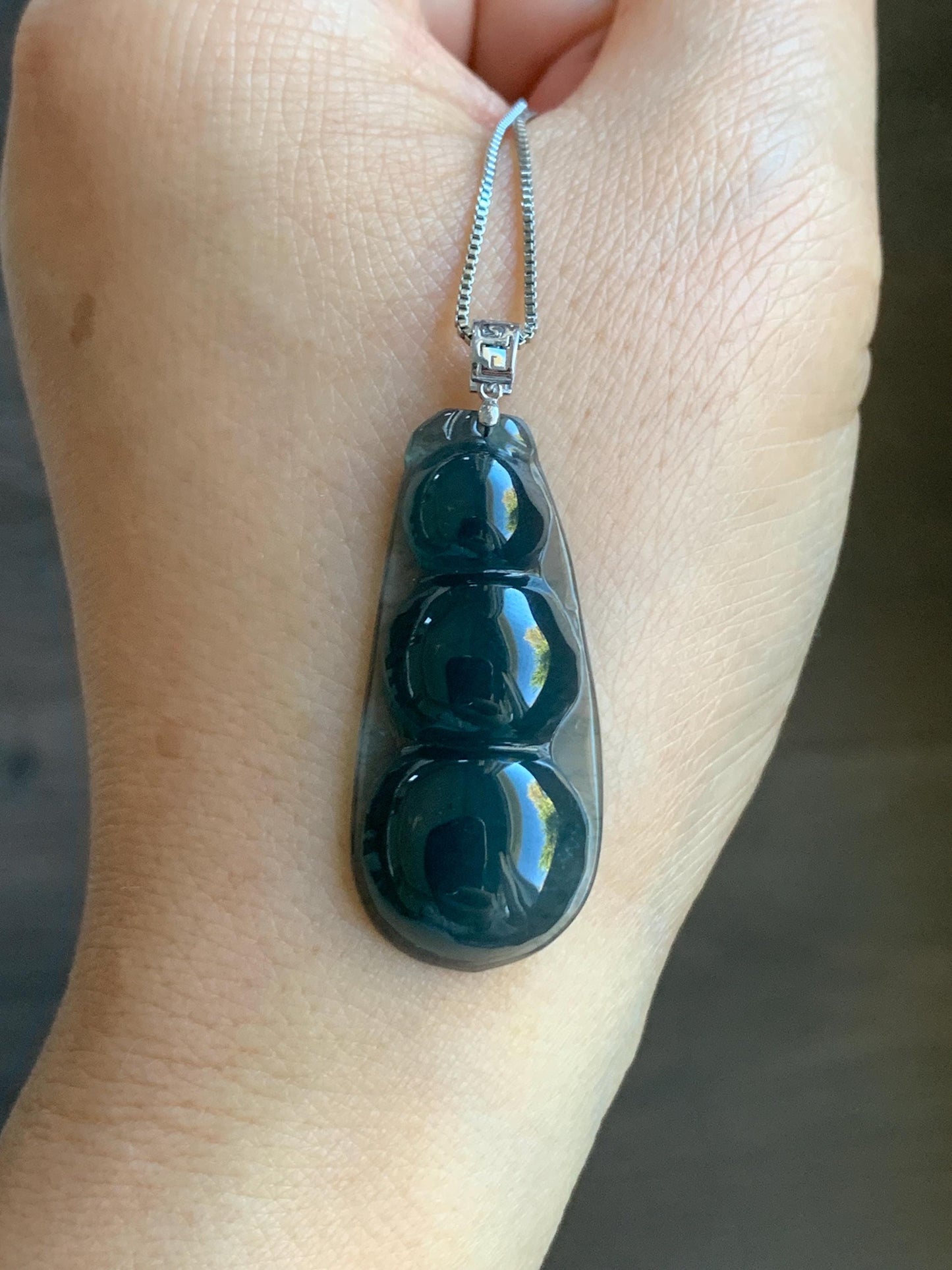 Large Natural Guatemalan Icy Translucent Dark Teal Blue Jadeite Large Peapod Pendant 18K White Gold 5g 天然冰危深蓝翡翠福豆镶嵌吊坠 SLD67A