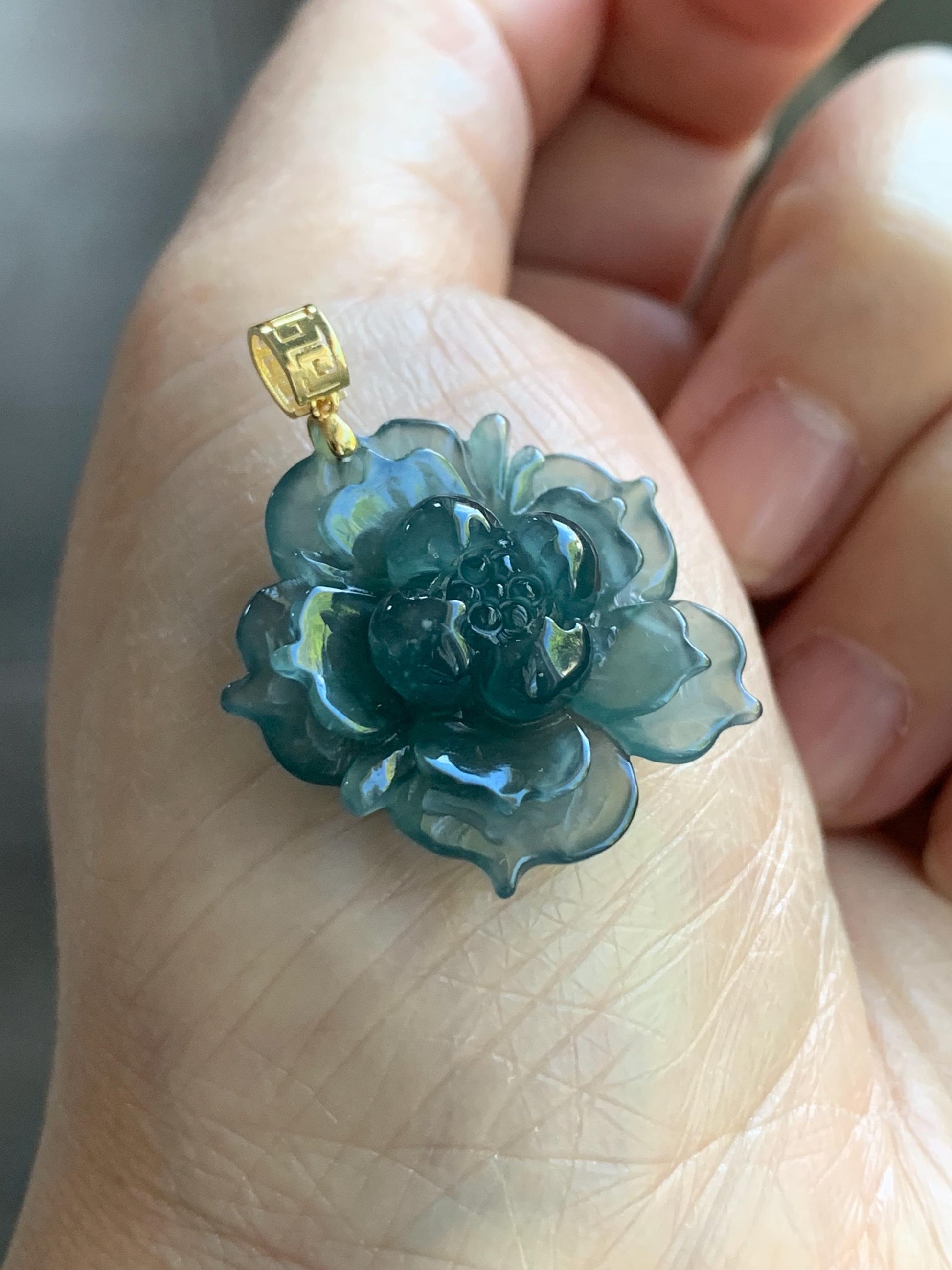 Natural Guatemalan Icy Highly Translucent Dark Teal Blue Jadeite Lotus Flower Pendant 18K Yellow Gold 5g 天然冰胶危起光深蓝翡翠莲花镶嵌吊坠