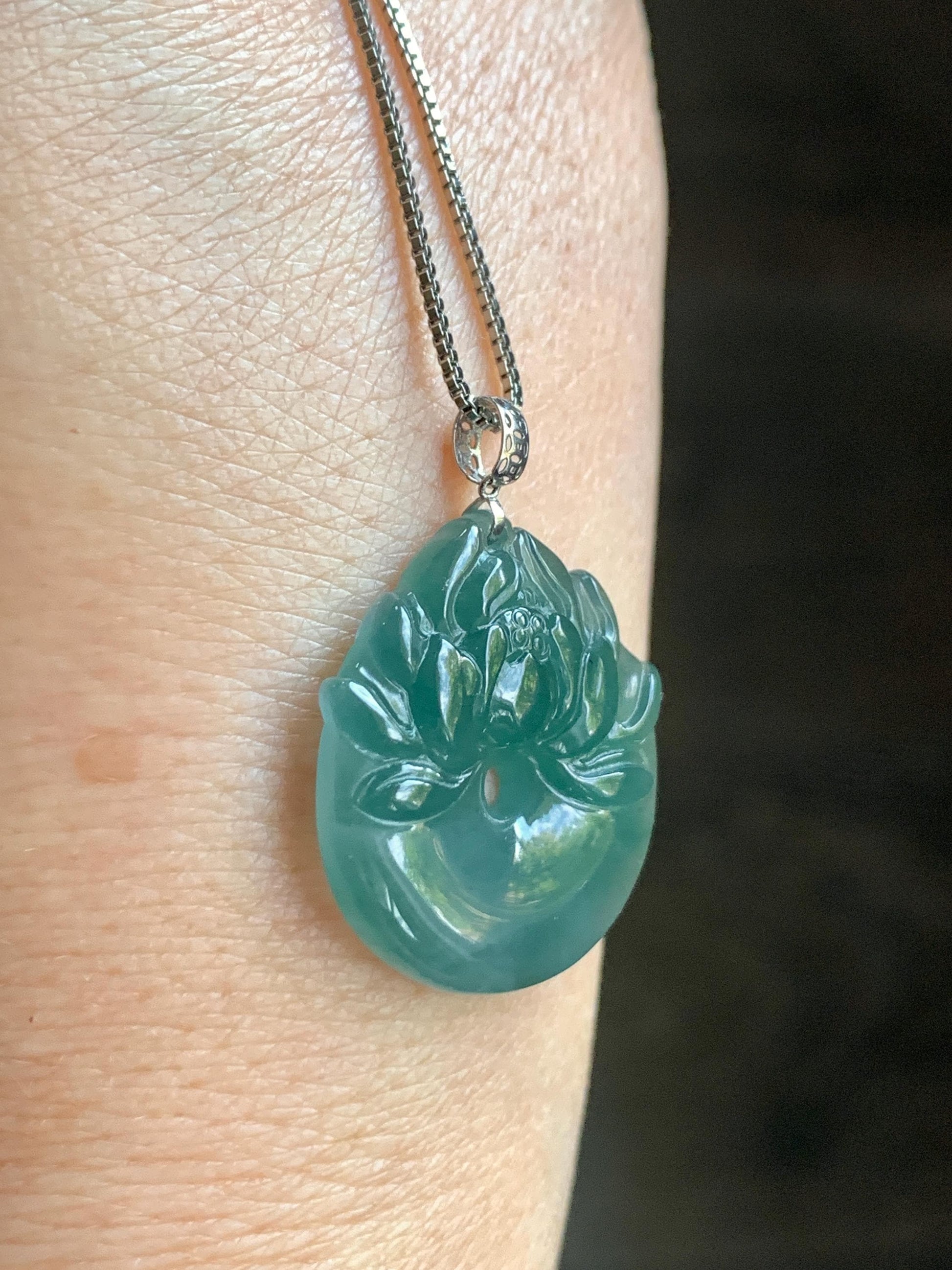 Natural Guatemalan Icy Translucent Dark Teal Blue Jadeite Lotus Flower Ping An Kou Donut Pendant 18K White Gold 4g 天然冰危深蓝翡翠莲花平安扣吊坠