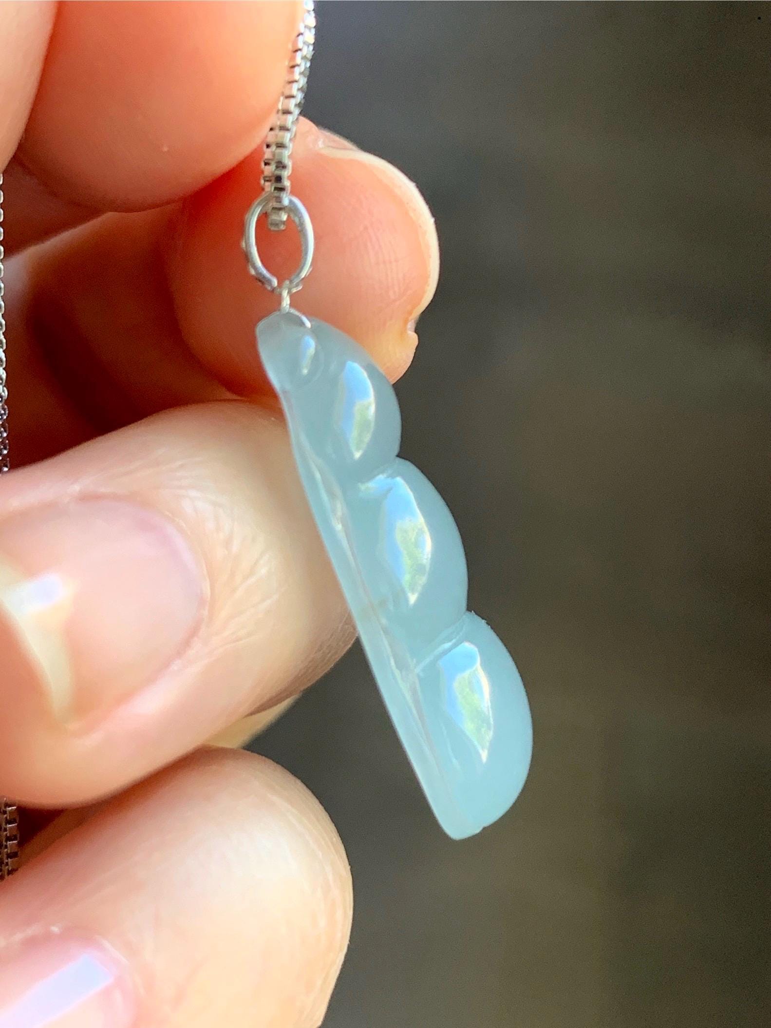 Natural Guatemalan Icy Translucent Gelatinous Pale Dusty Blue Jadeite Peapod Pendant 18K White Gold 3g 天然冰危浅蓝翡翠福豆镶嵌吊坠 DHL73D