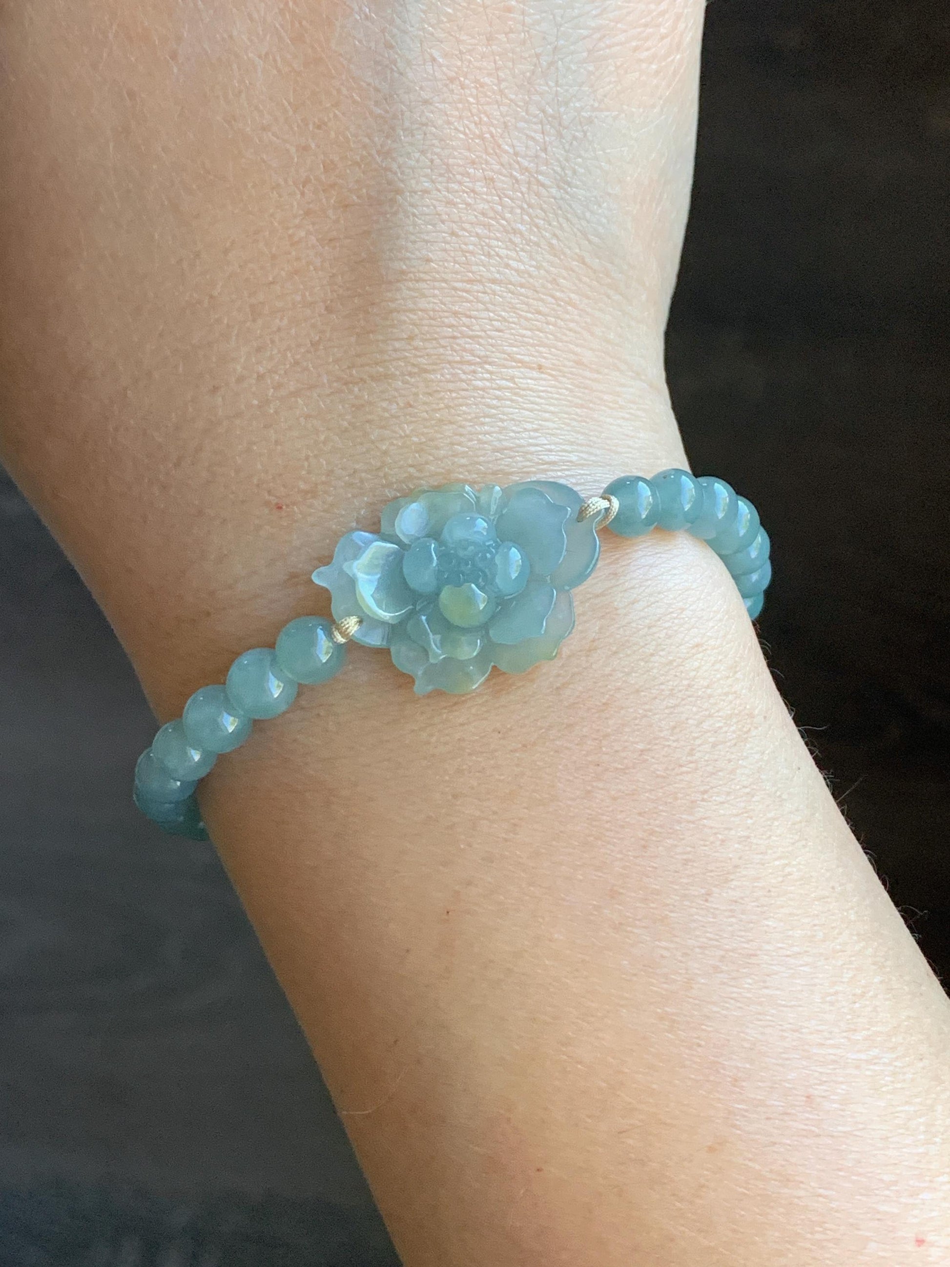 Natural Guatemalan Icy Translucent Gelatinous Light Dusty Blue Yellow Marbled Jadeite Lotus Flower Beaded Bracelet 6.75” 天然冰危淡蓝加黄翡翠莲花淡蓝珠手串
