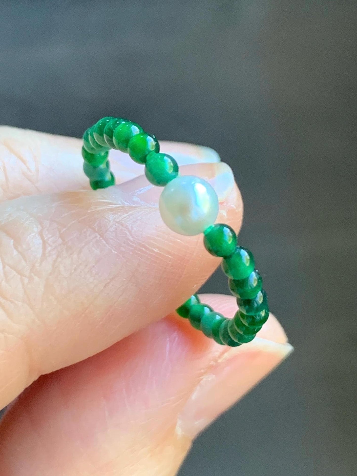 Natural Guatemalan Icy Translucent Vibrant Green Jadeite Petite Beads Natural Akoya Pearl Beaded Band Ring Size 8.5 US 天然冰危绿翡翠小珠天然日本海水珍珠戒圈