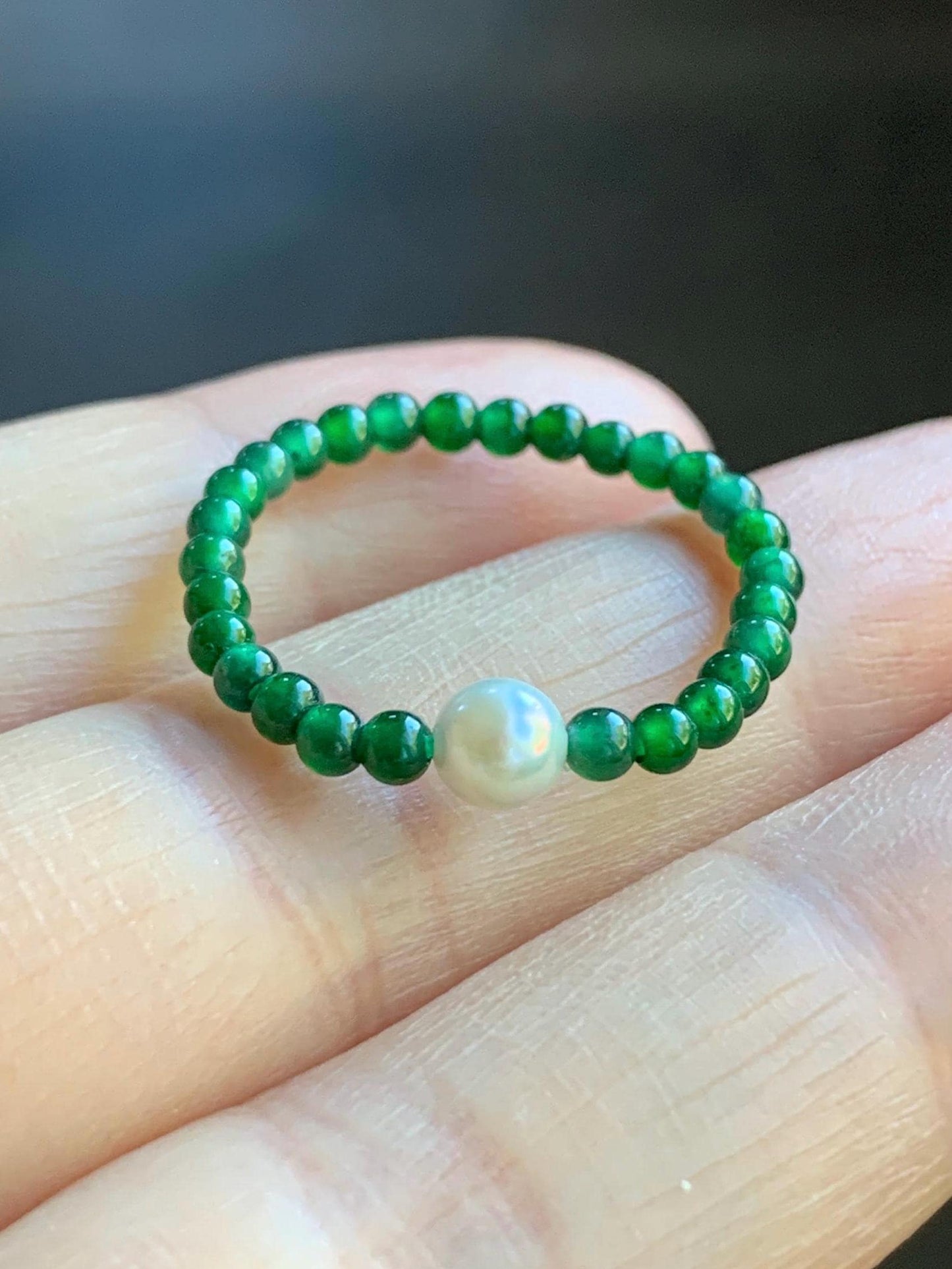 Natural Guatemalan Icy Translucent Vibrant Green Jadeite Petite Beads Natural Akoya Pearl Beaded Band Ring Size 8.5 US 天然冰危绿翡翠小珠天然日本海水珍珠戒圈