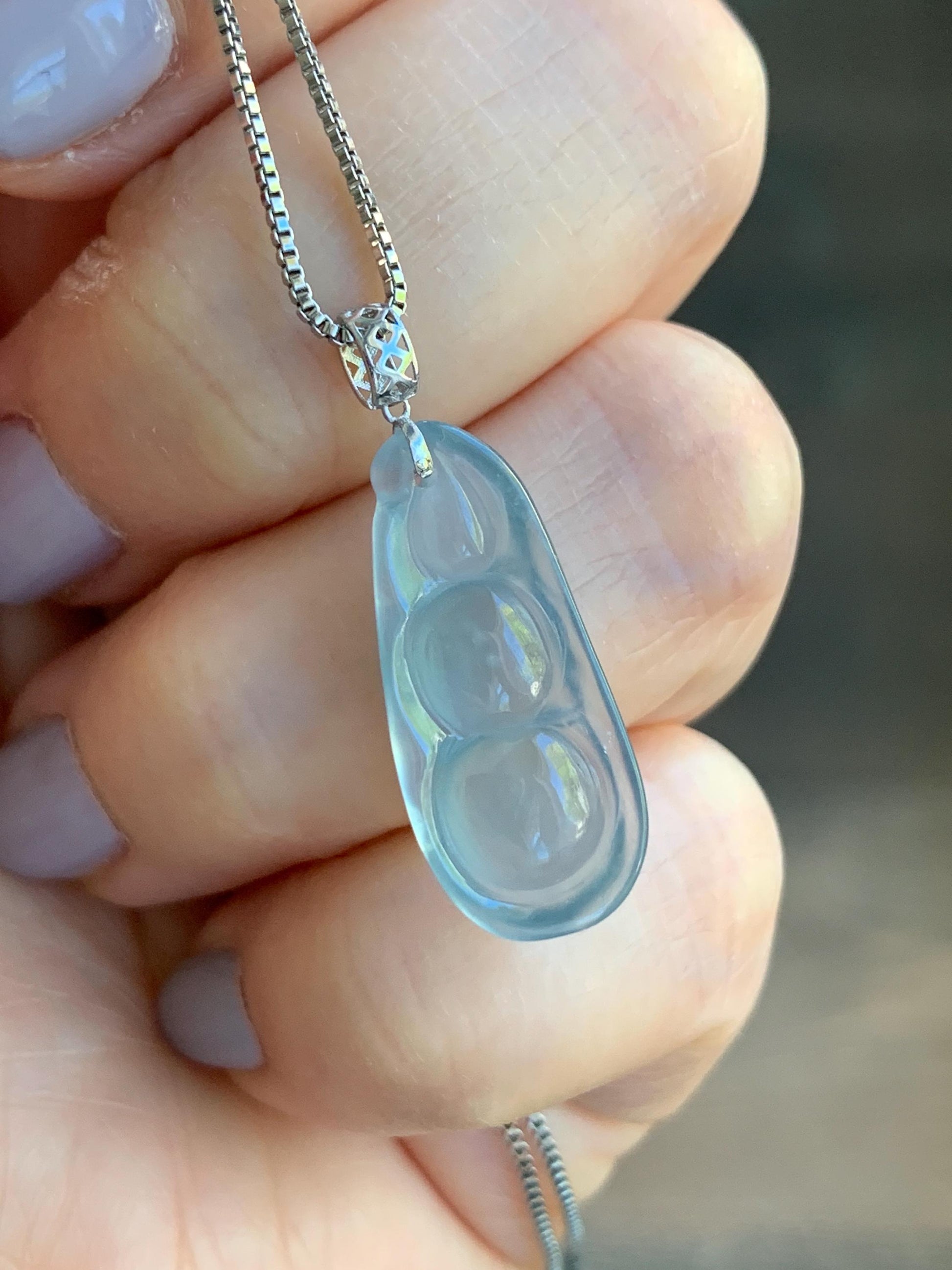 Natural Guatemalan Icy Highly Translucent Gelatinous Light Blue Jadeite Carved Peapod Pendant 18K White Gold 天然冰危浅蓝起光翡翠福豆镶嵌吊坠