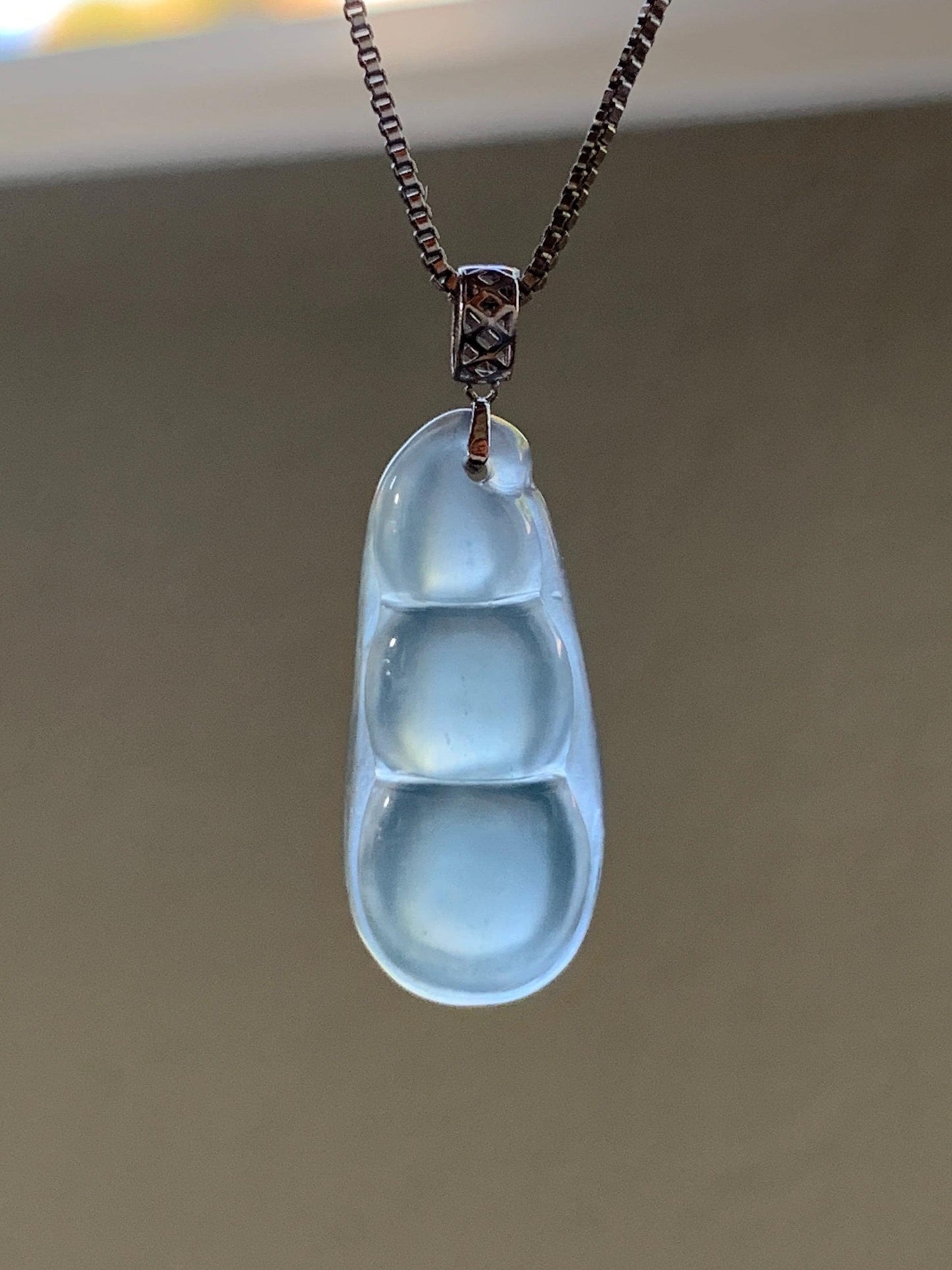 Natural Guatemalan Icy Highly Translucent Gelatinous Light Blue Jadeite Carved Peapod Pendant 18K White Gold 天然冰危浅蓝起光翡翠福豆镶嵌吊坠