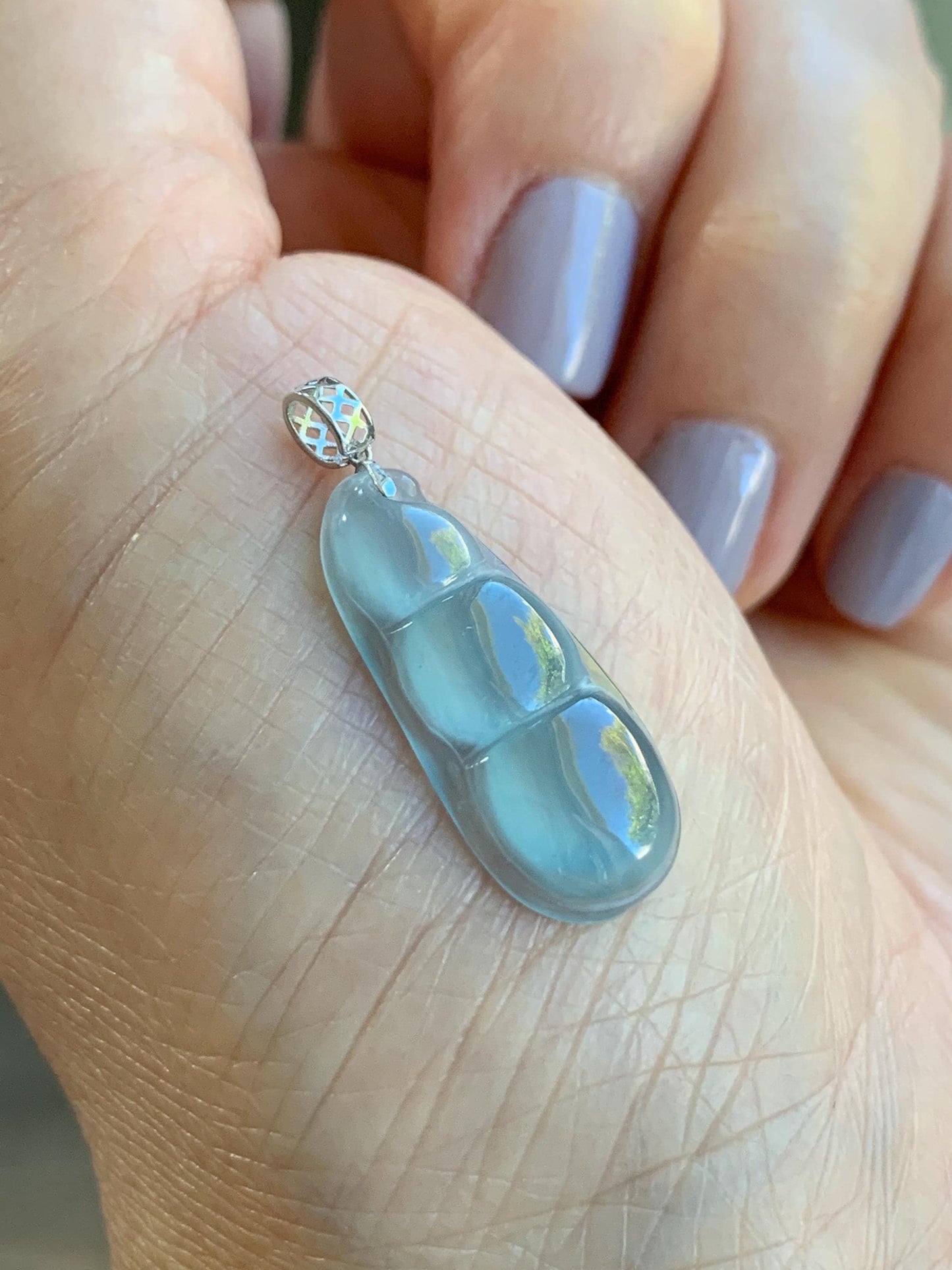 Natural Guatemalan Icy Highly Translucent Gelatinous Light Blue Jadeite Carved Peapod Pendant 18K White Gold 天然冰危浅蓝起光翡翠福豆镶嵌吊坠